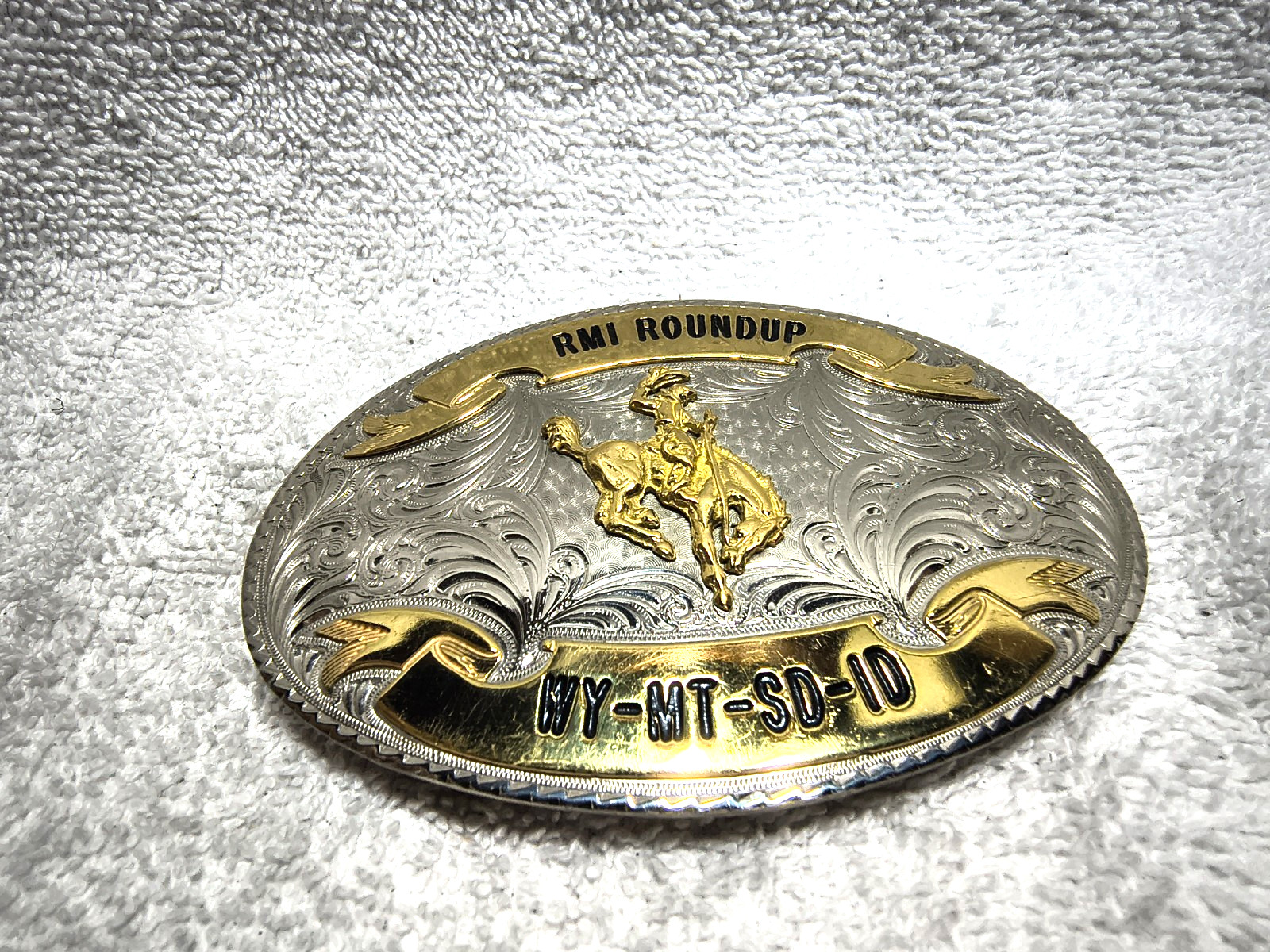 Montana Silversmiths RMI Roundup WY-MT-SD-IS Buckle Custom Bucking Bronco Great