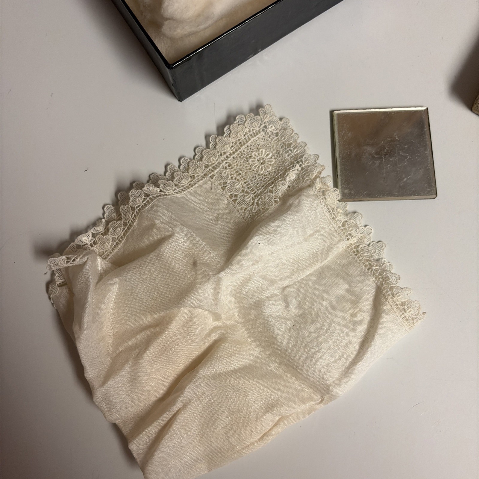 Vintage Whiting & Davis Co. Mesh Gold 5in X 5in Makeup Bag Chain + Box