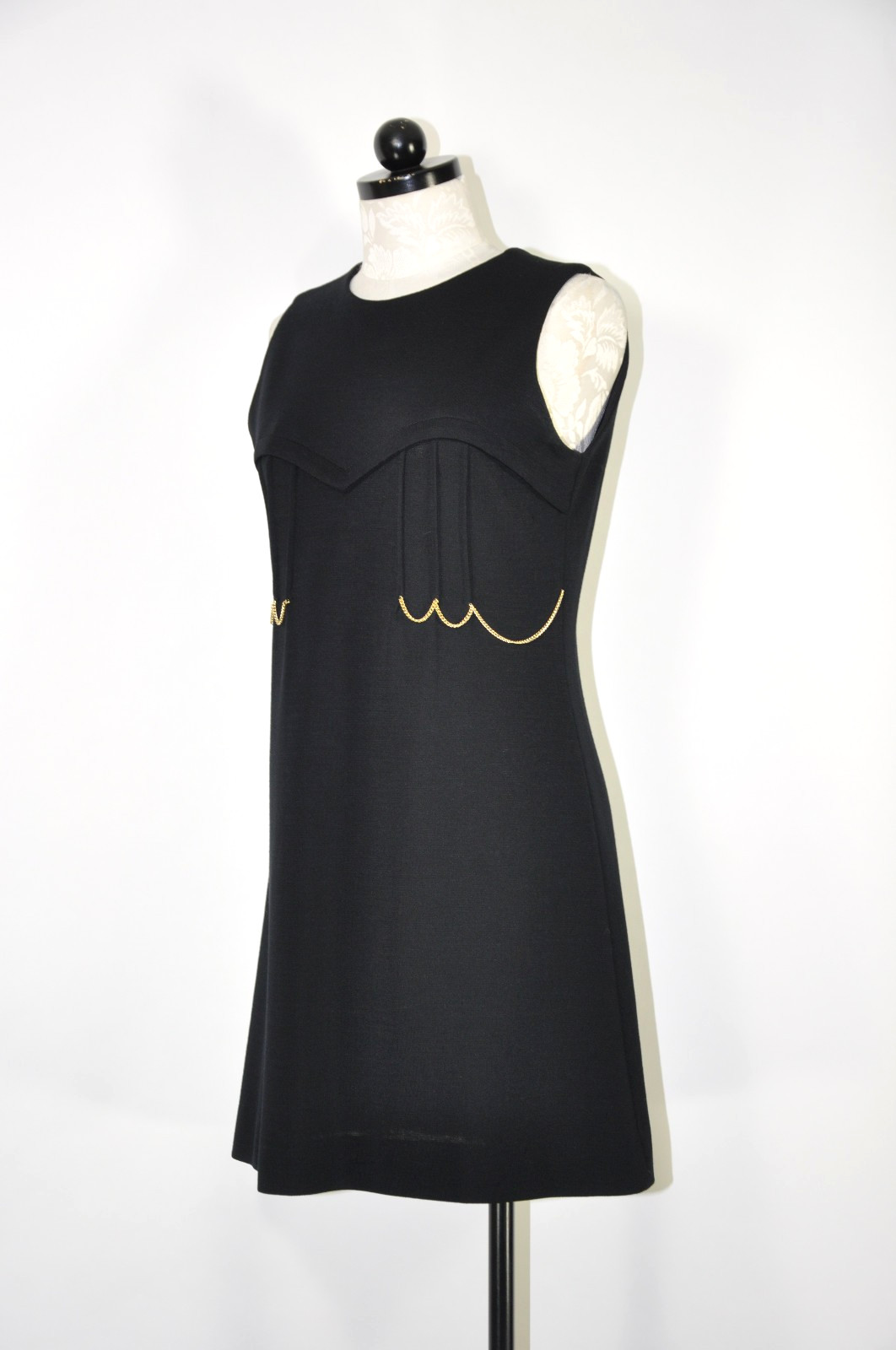 60s Vintage Black Knit Jersey Sleeveless Gold Chain Mod Shift Mini Dress Women M