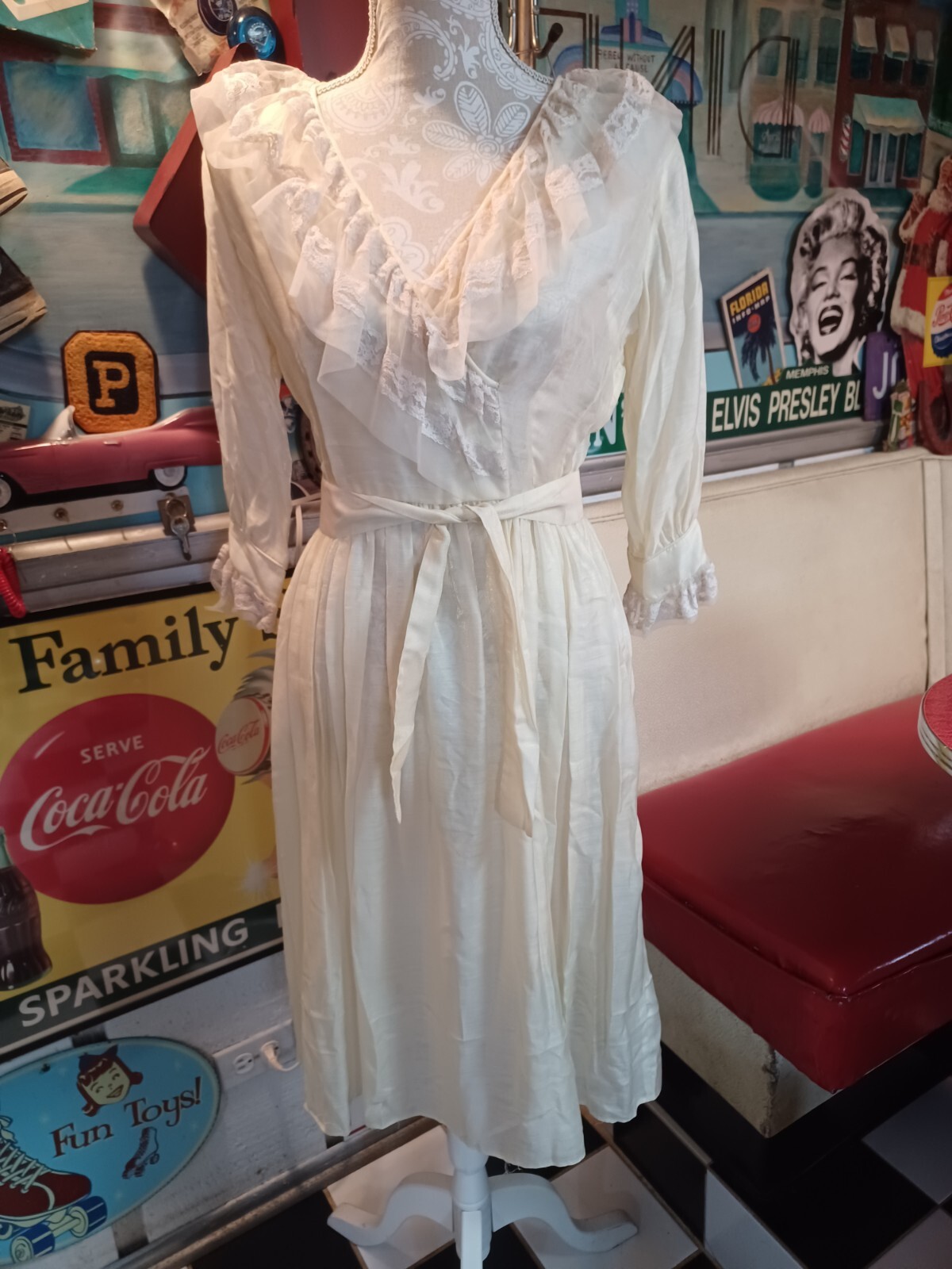 True VTG Mid-century 1960s Cottagecore Prairie Lace Ivory Dress M Boho Hippie
