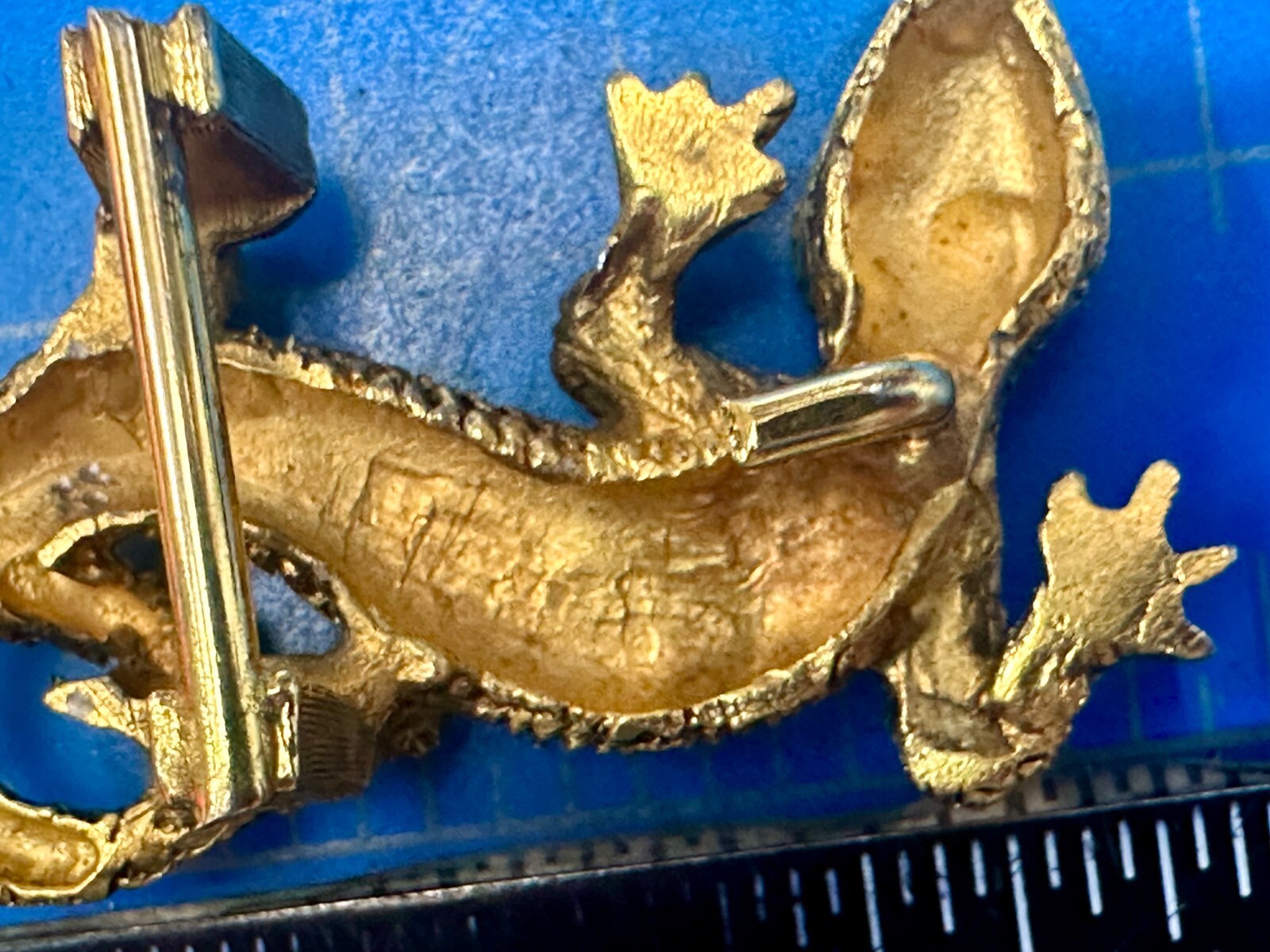 Gecko Lizard Reptile Animal Figural Cutout Gold Tone Vintage Belt Buckle