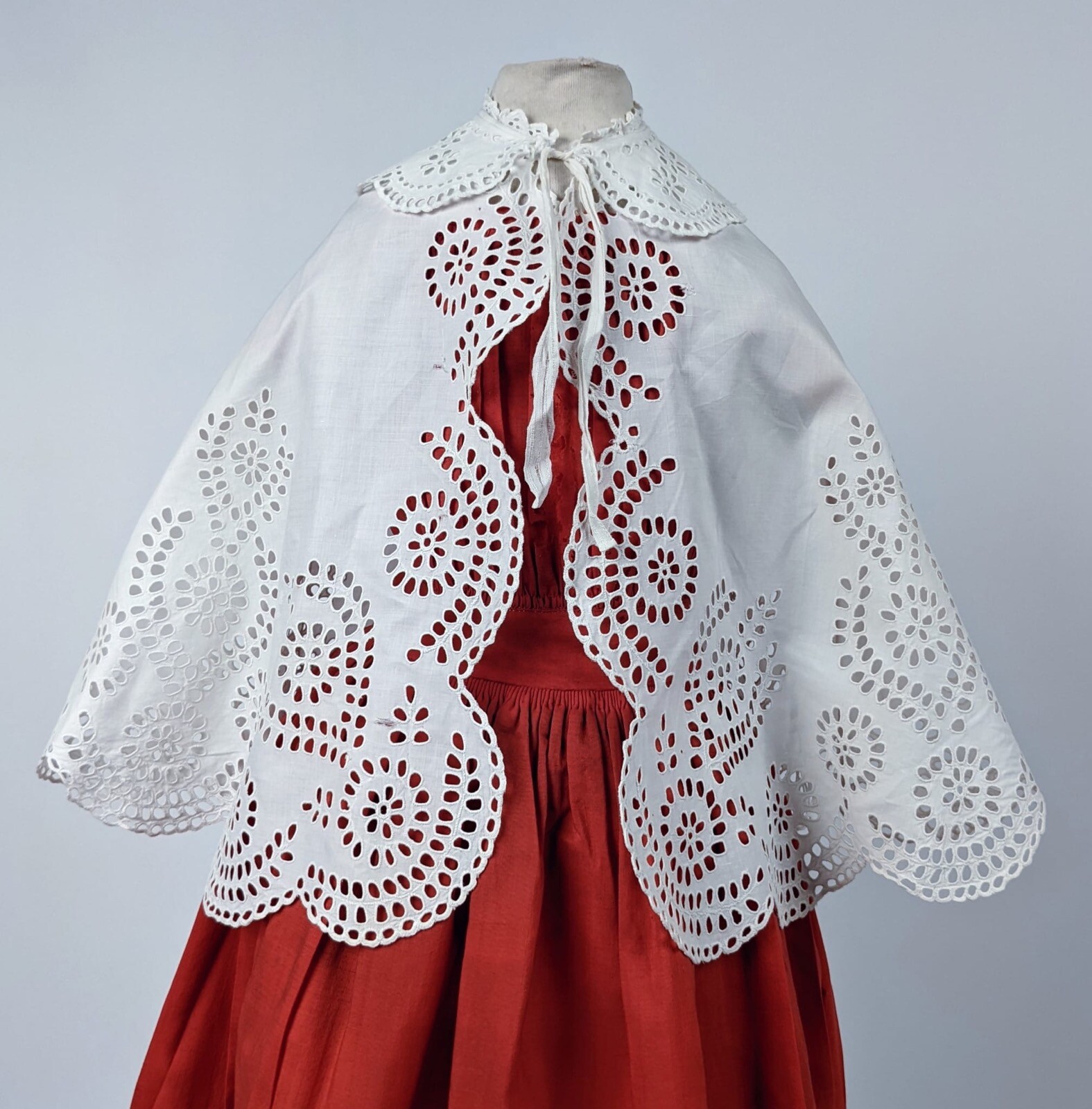 MID 19TH C HAND SEWN WHITE EYELET CHILD’S CAPE FOR DRESS W SCALLOPED EDGE