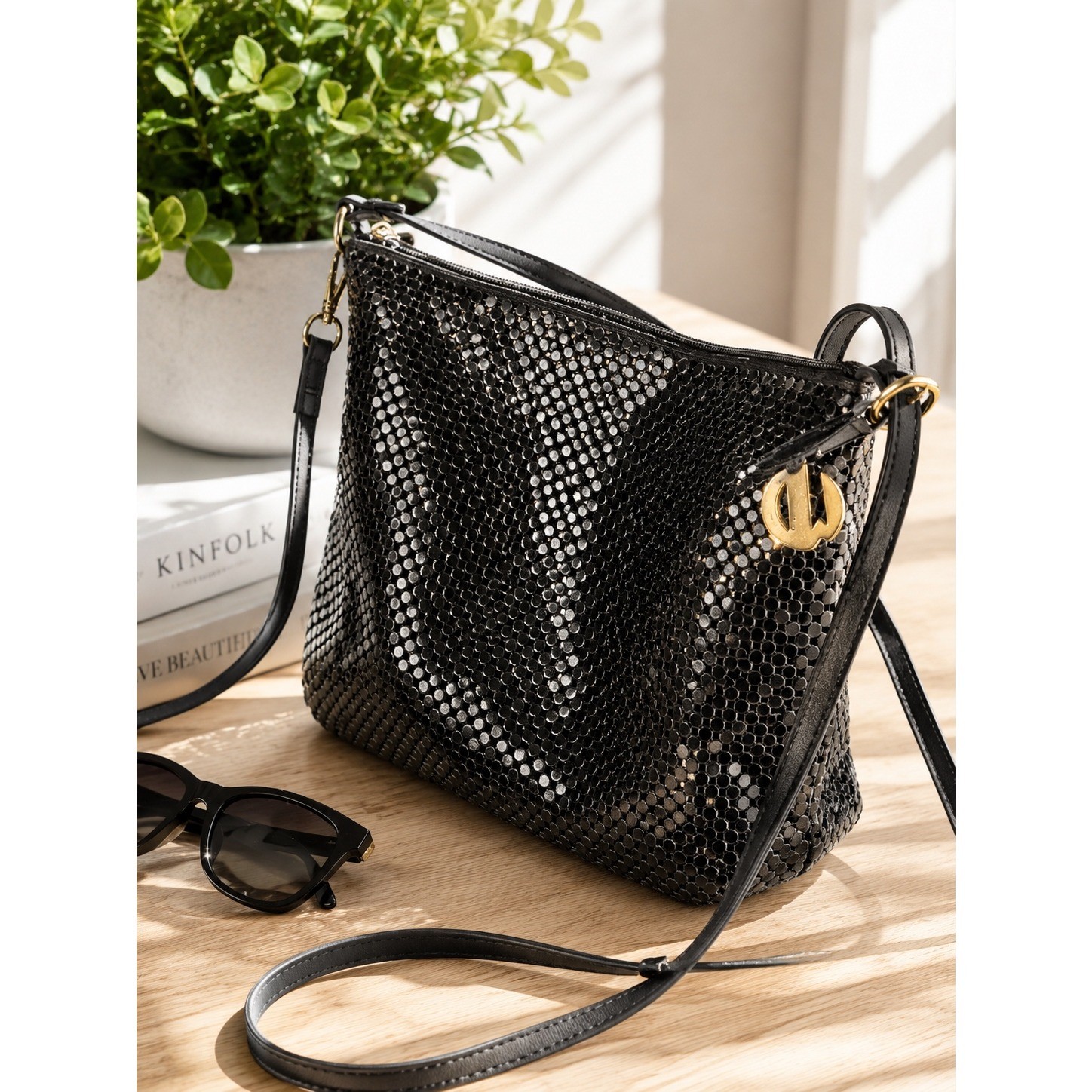Whiting & Davis Black Metal Mesh Crossbody Bag Vintage Gold Tone Hardware USA