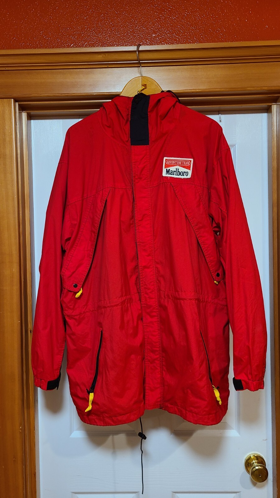 Marlboro Adventure Team Package! Large Jacket With Hood, Belt Bag, Tool Roll