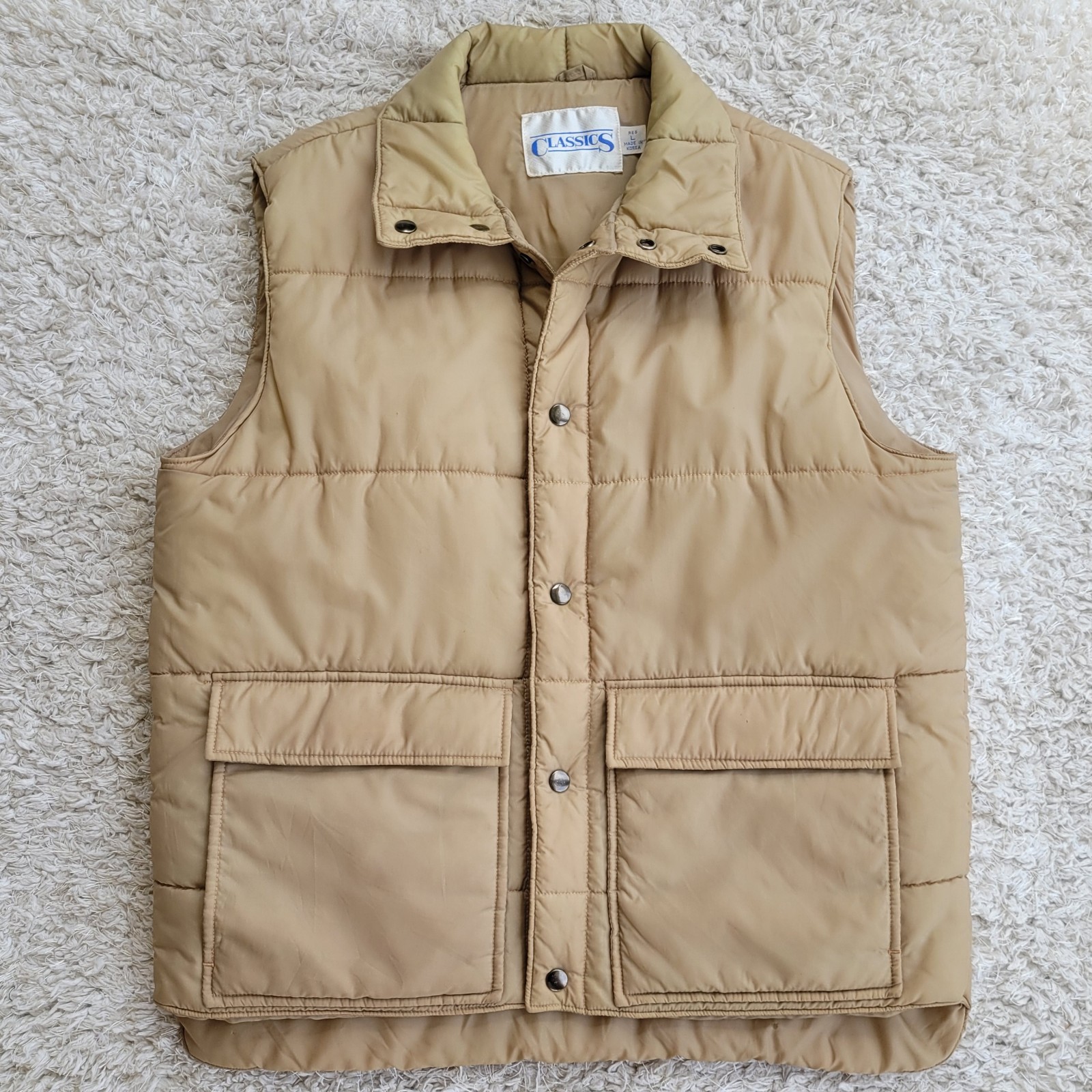 VTG Classics Beige Tan Puffer Ski Vest Men’s Large Snap Front Flap Pockets 80s