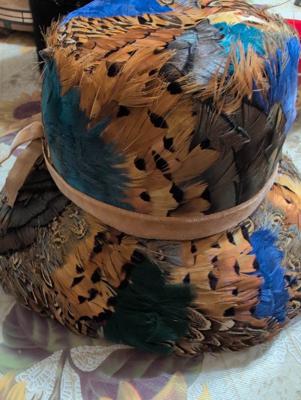 Vintage 1950s or 1960s Peacock Feather Hat Beautiful/ Derby Hat