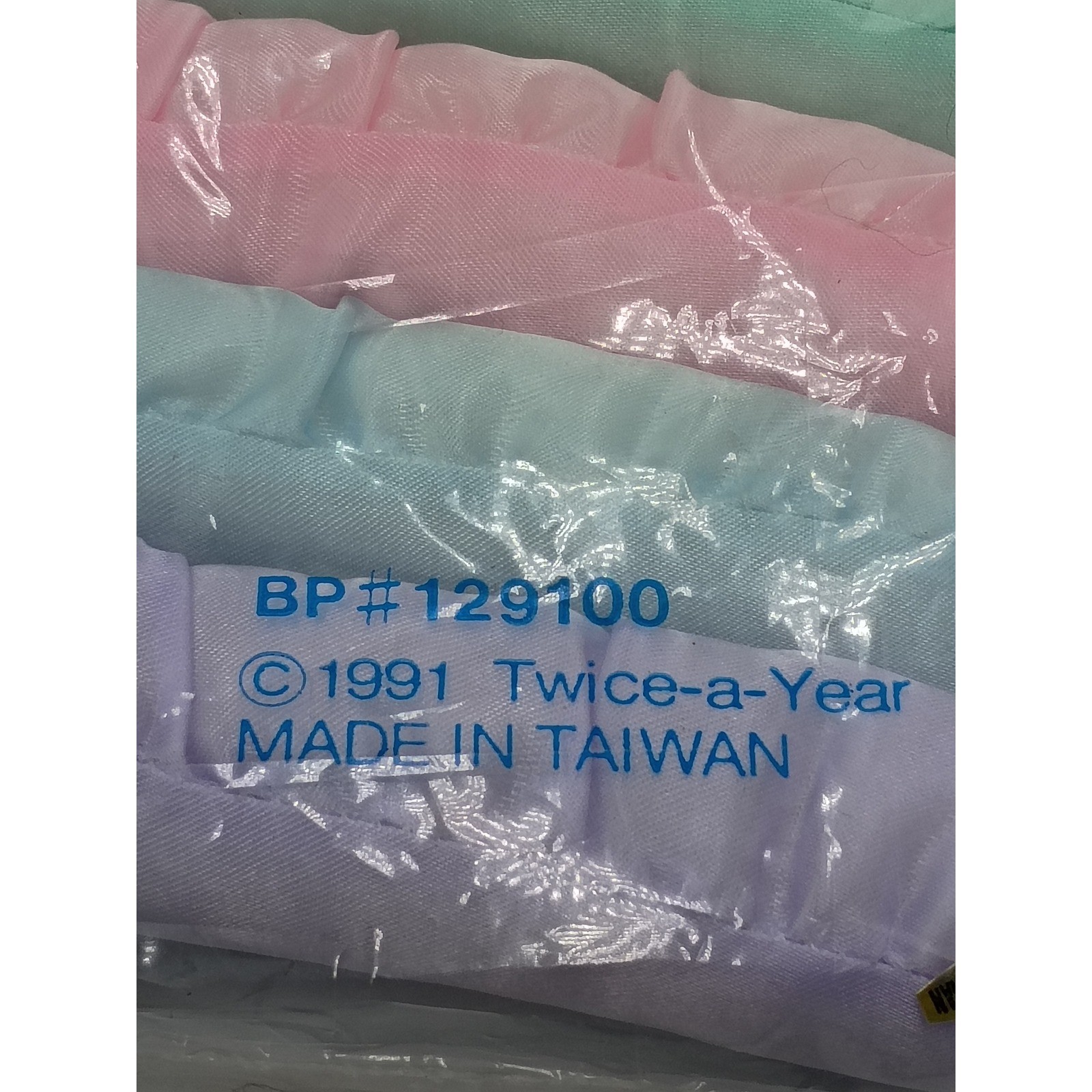 Twice-a-Year Satin Padded Hangers OS Multicolor New Vintage 1991 Pastel 6pc Set