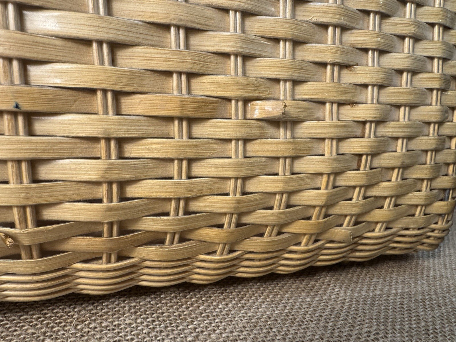 🌺Vintage 1950-60s Water Proofed Wicker Purse W Amber Lucite Handles Mid Century