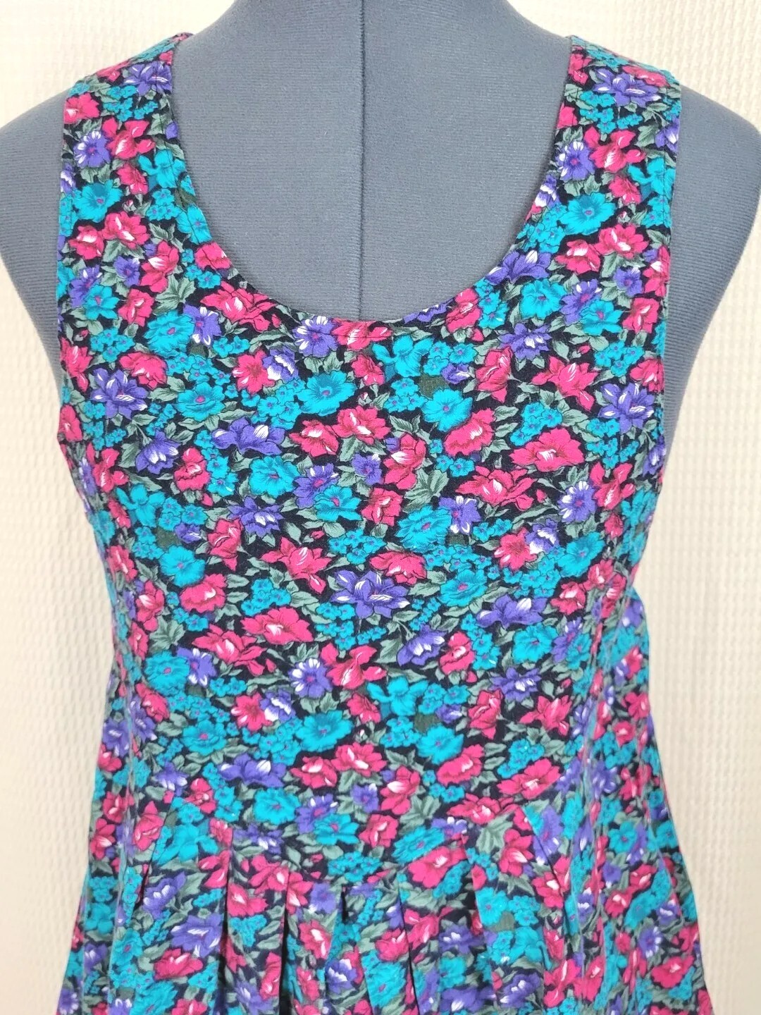 Vintage Cottagecore Black Jumper w Pink, Blue, Teal & Purple Florals Sz SML