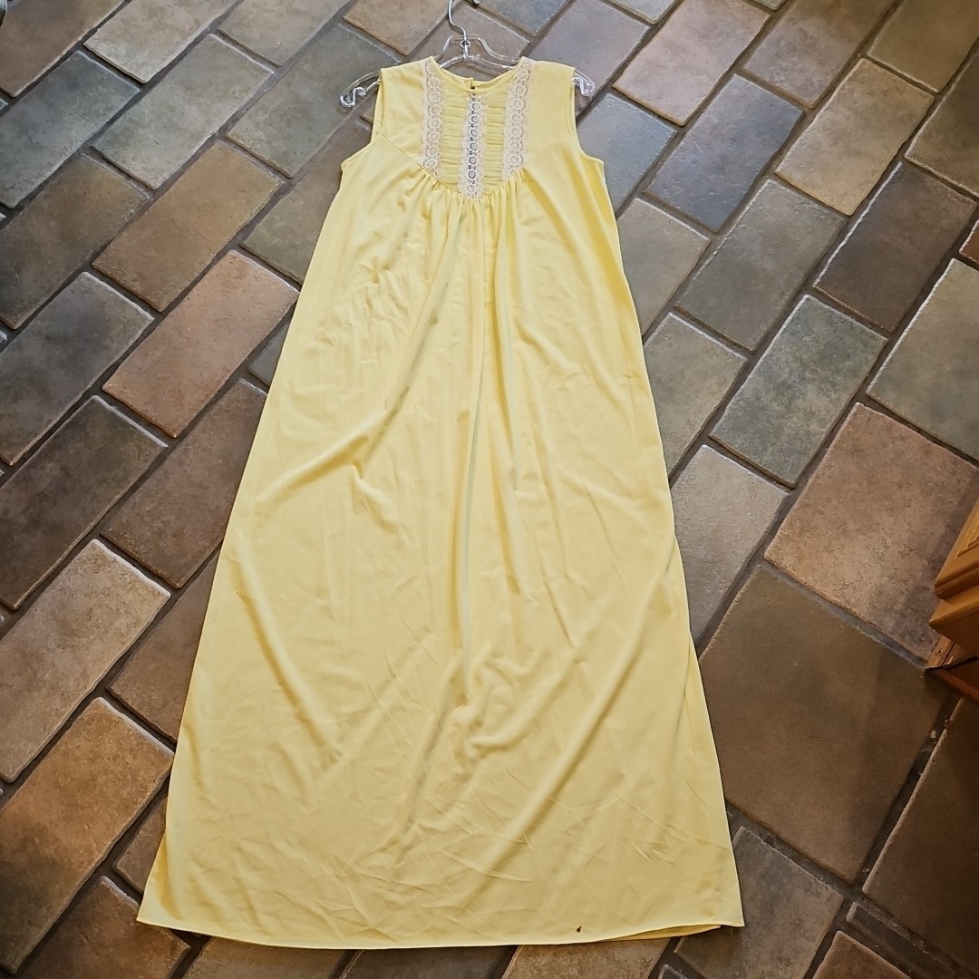 Vtg 60s Sunshine Yellow Long Nylon Nightgown Sleeveless Lace/Fluffy Pleating