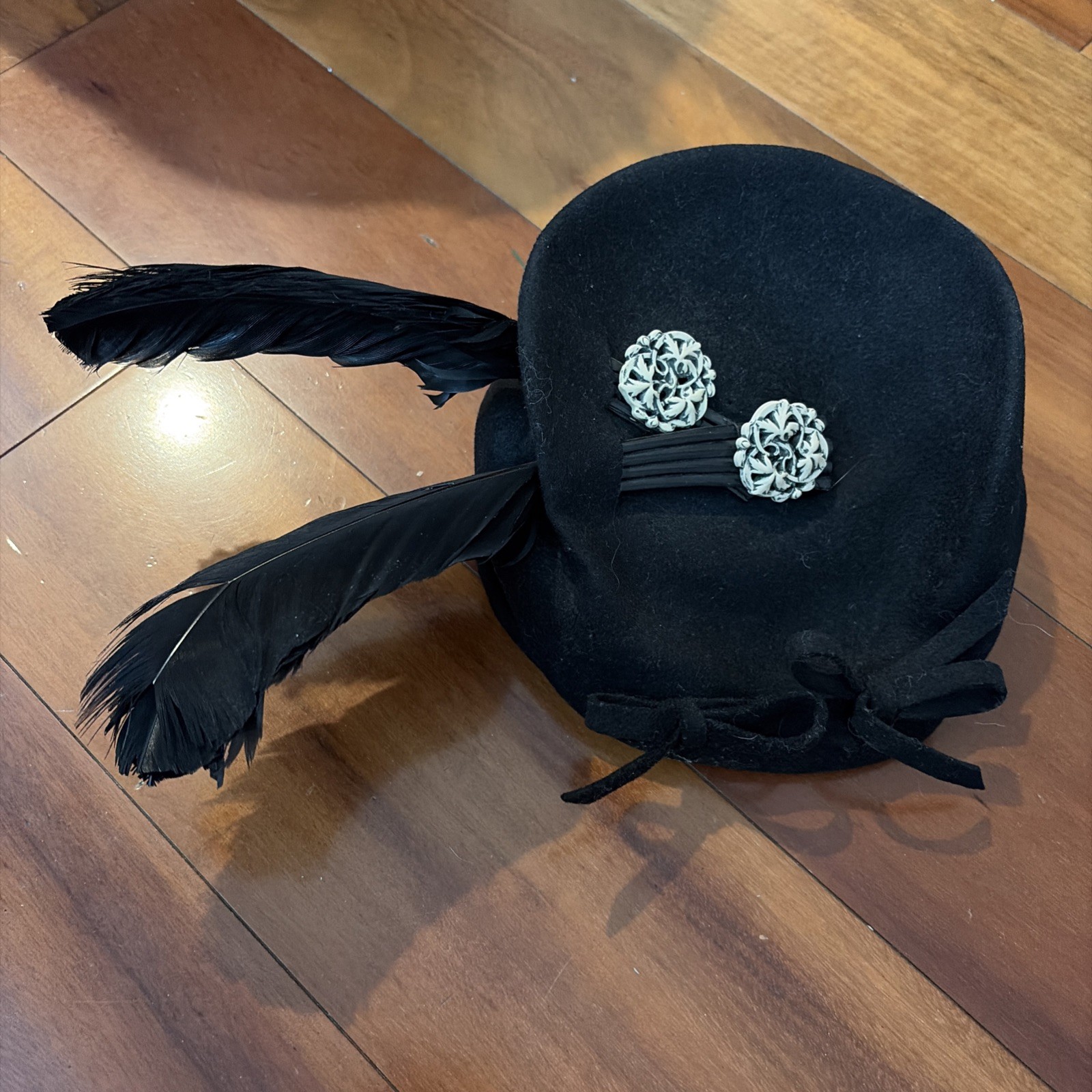 Vintage 1940s Black Felt Tilt Hat Feathers New York Creation