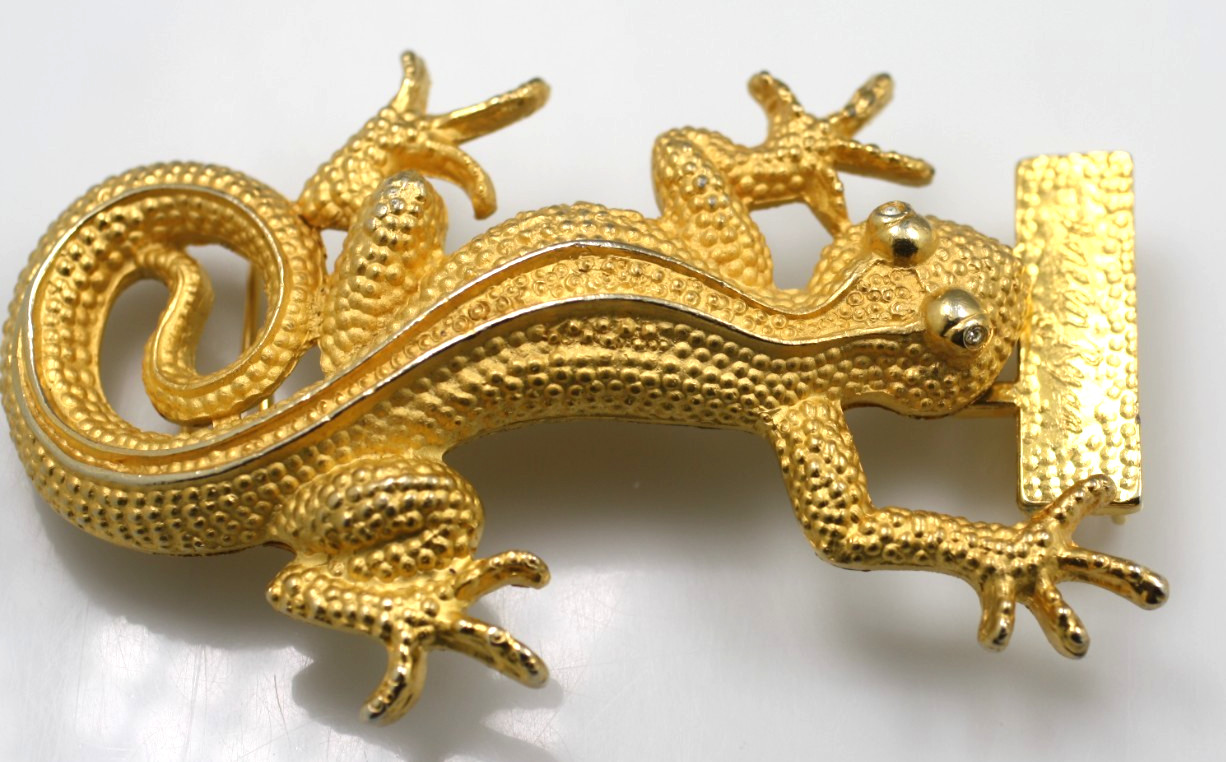 Vintage signed Doreen Ryan Gold tone Gecko rhinestone lizard Buckle 1980-90s
