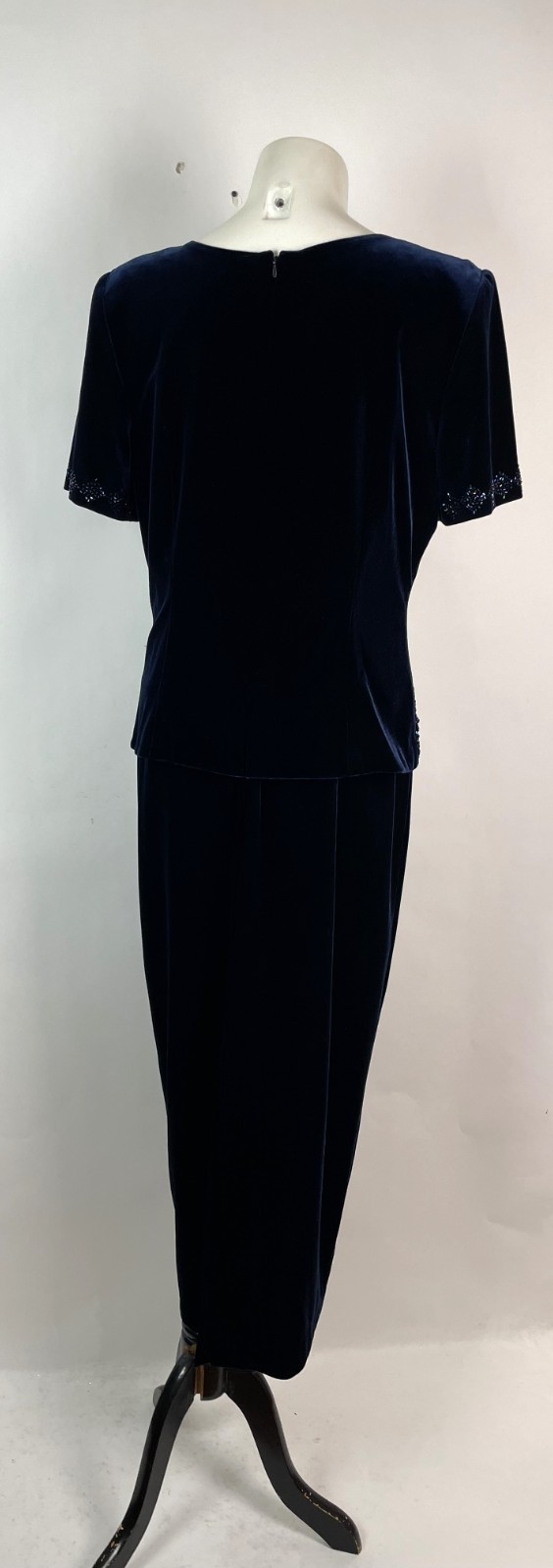R&M Richards by Karen Kwon Navy Blue Velvet Beaded Formal Dress 12