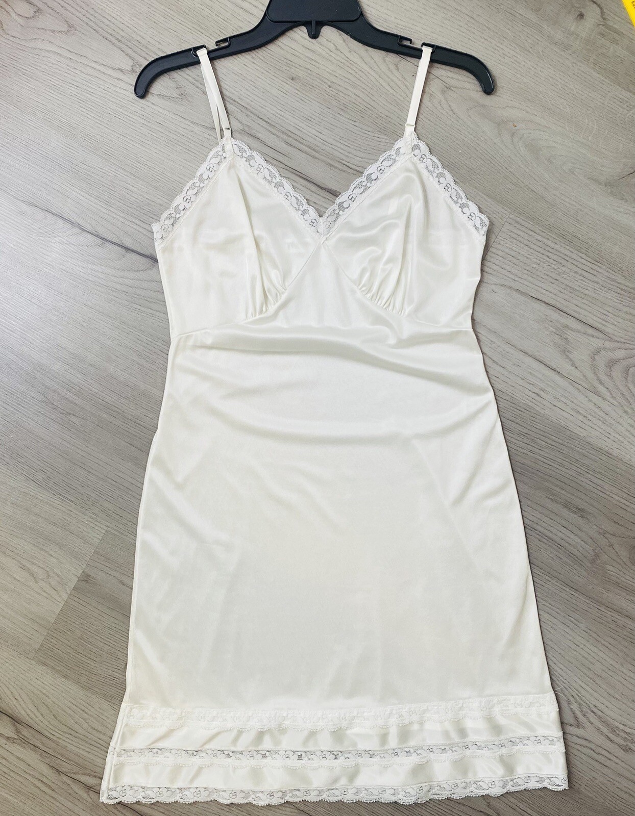 Vintage Lady Manhattan Full Slip S/M Nylon Lace Trim 32″x36″ White Sexy Lingerie