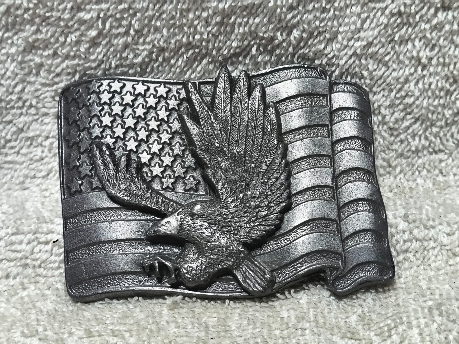 Silver Flying Eagle On USA Wavy Flag Background Masterpiece Collection Buckle