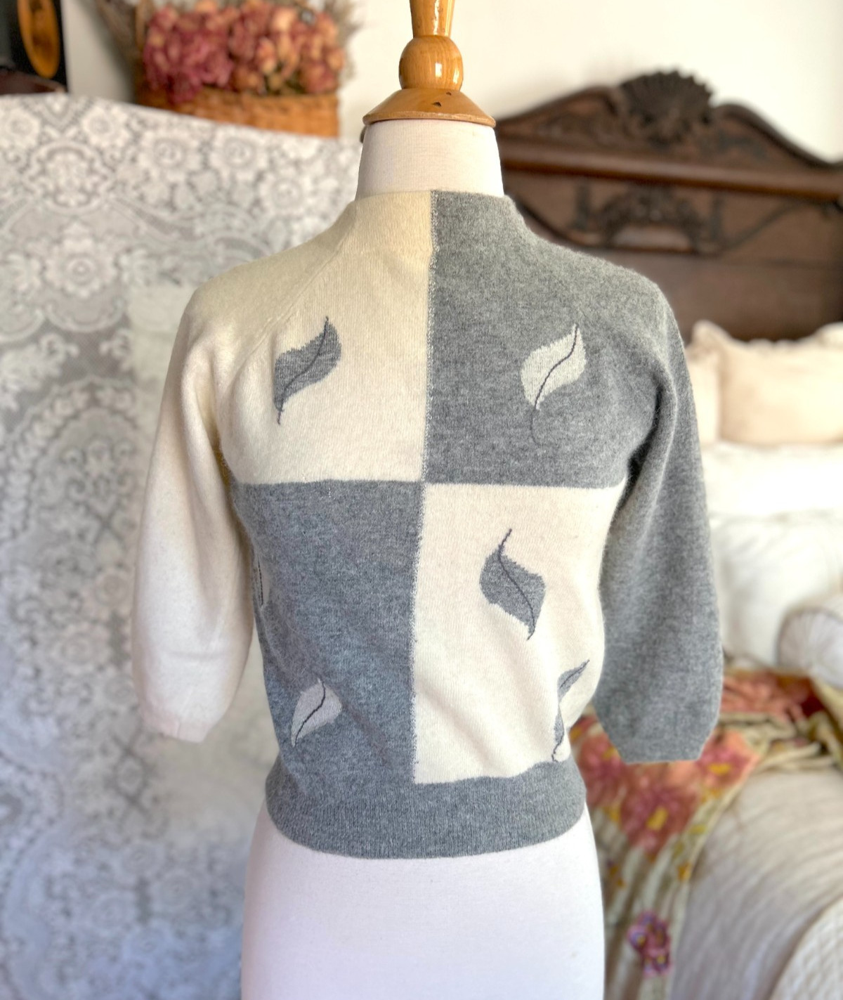 Vintage 1960s Bobbie Brooks Intarsia Wool Sweater, Retro Gray Ivory Leaf Design