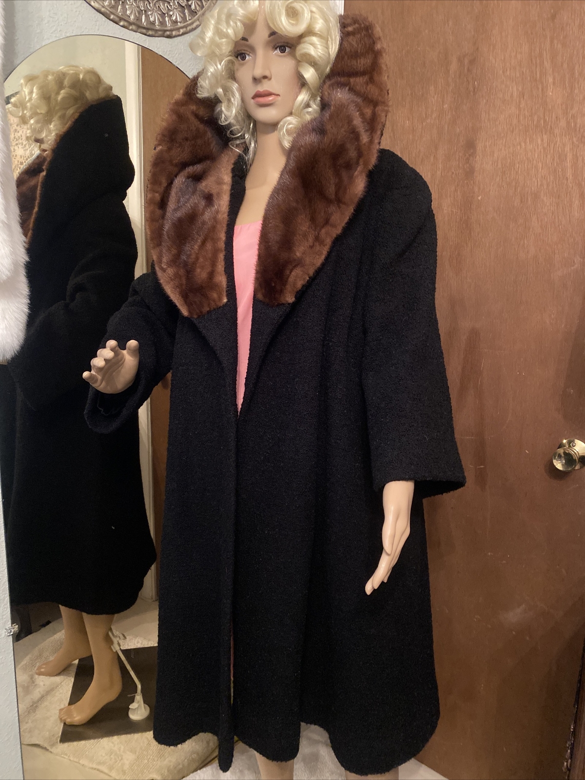 Vintage Forstmann Women’s Coat Large Mink Collar That Stands Black Wool