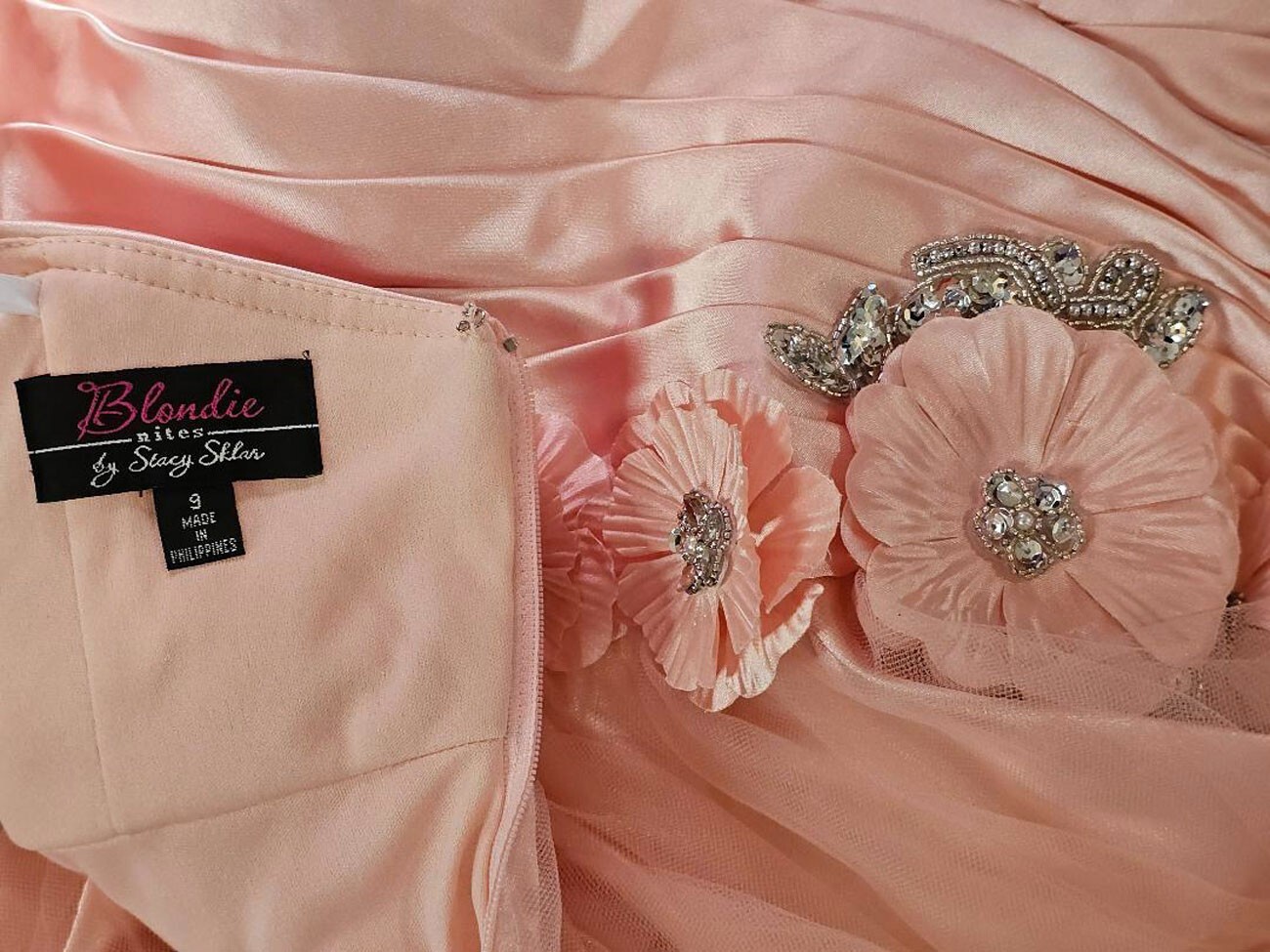 BLONDIE NITES NEW OLD STOCK SATIN SEQUIN ARTIFICIAL FLOWERS PLEATED EVENING GOWN