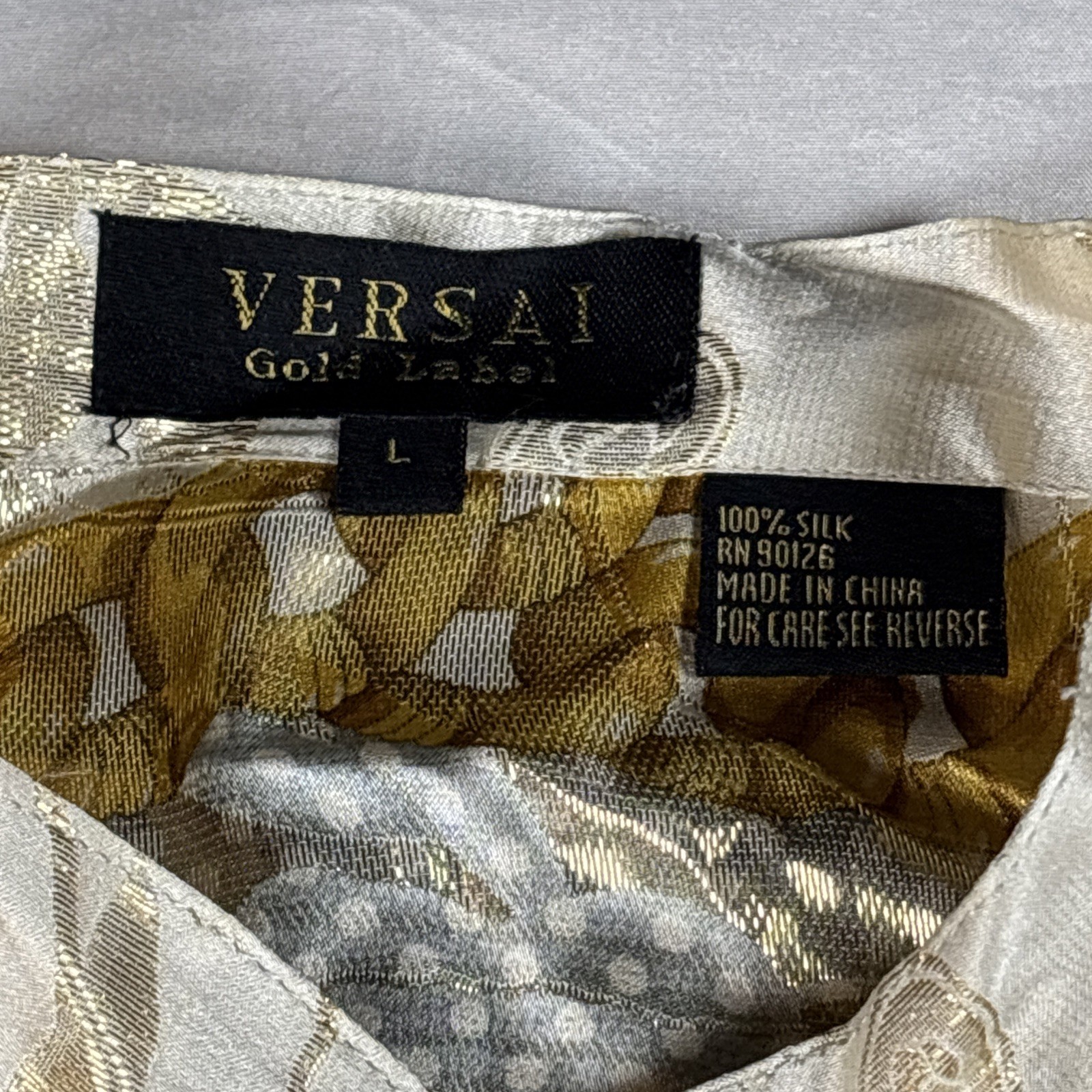 Vtg VERSAI GOLD LABEL Silk Metallic Gold All Over Chain Luxury Greek Shirt L