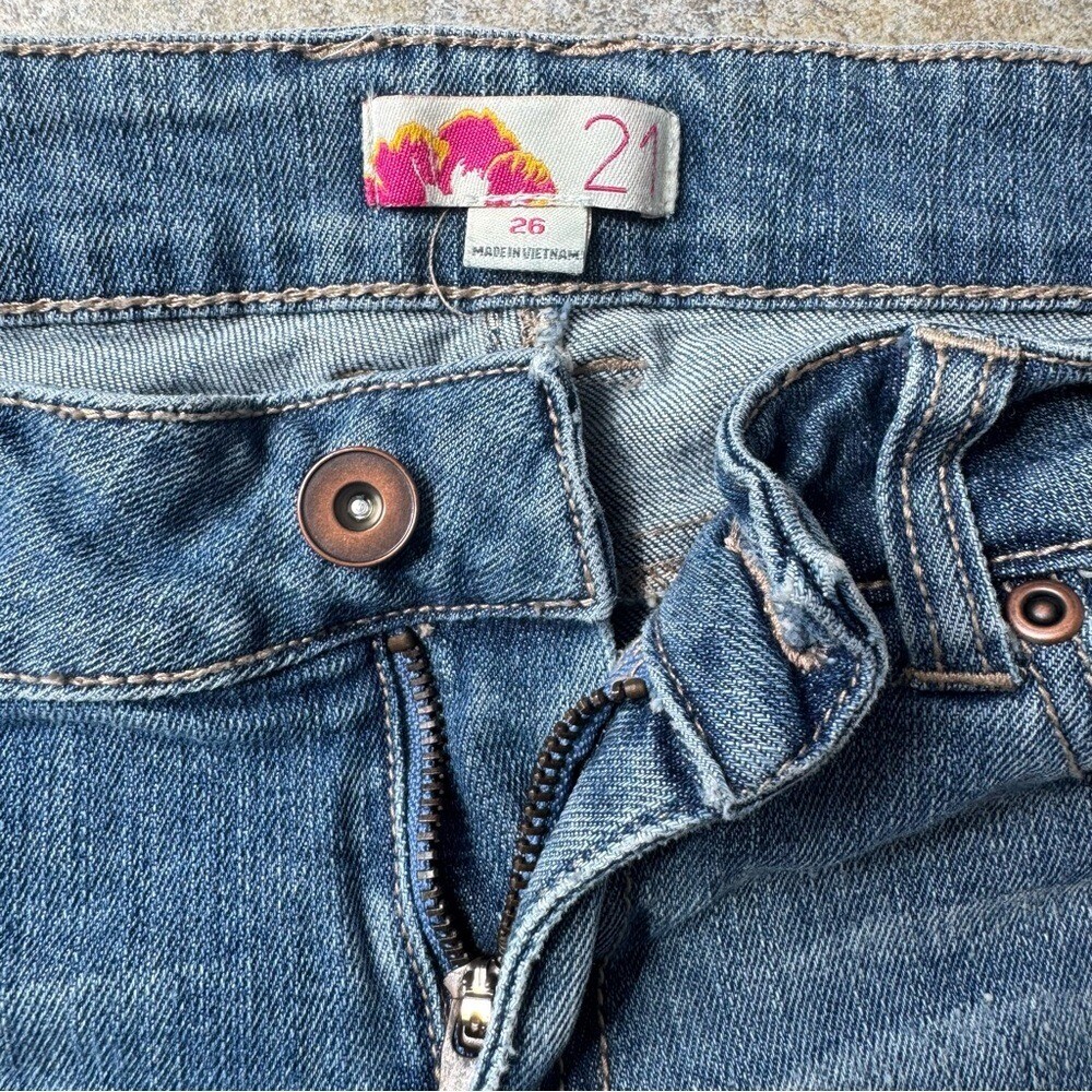 Forever 21 Y2K 2000s Vinage Blue Straight Leg Jeans with Classic Style Size 3/26
