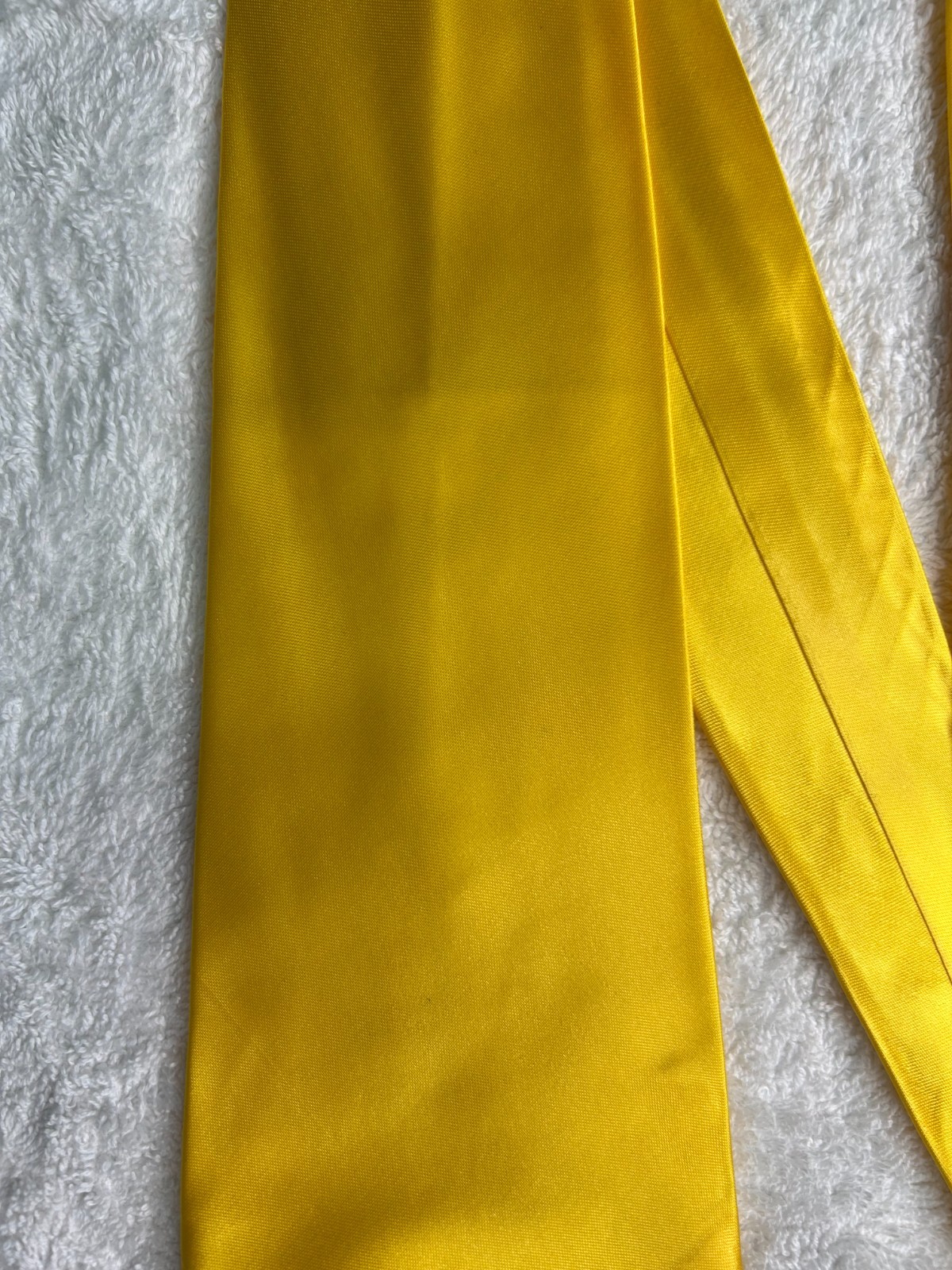 1940/50S “DALTON” SATIN VINTAGE DEADSTOCK ART DECO GOLDEN YELLOW TIE