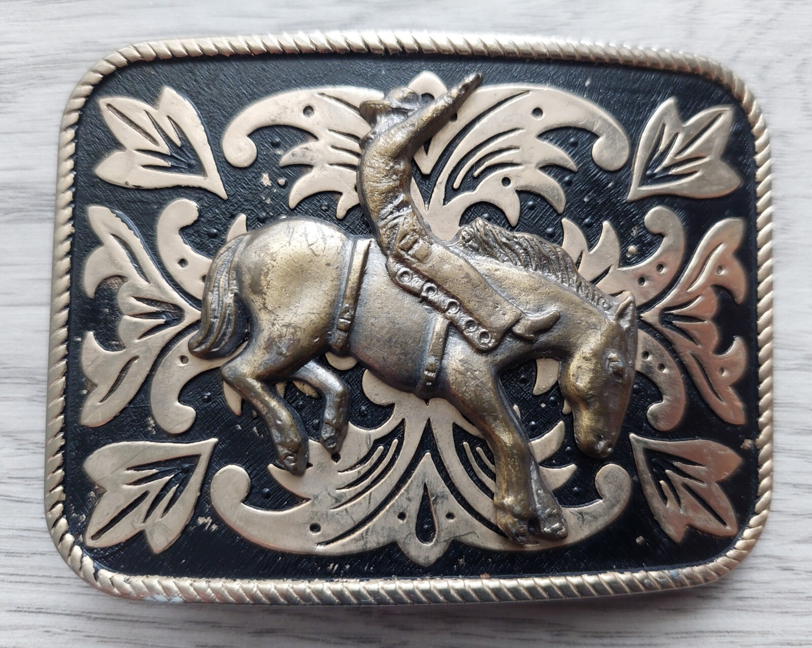 VTG Cowboy Belt Buckle, Rodeo, metal, size 9 x 6.7 cm/ 3.5 x 2.6 in, used, USA