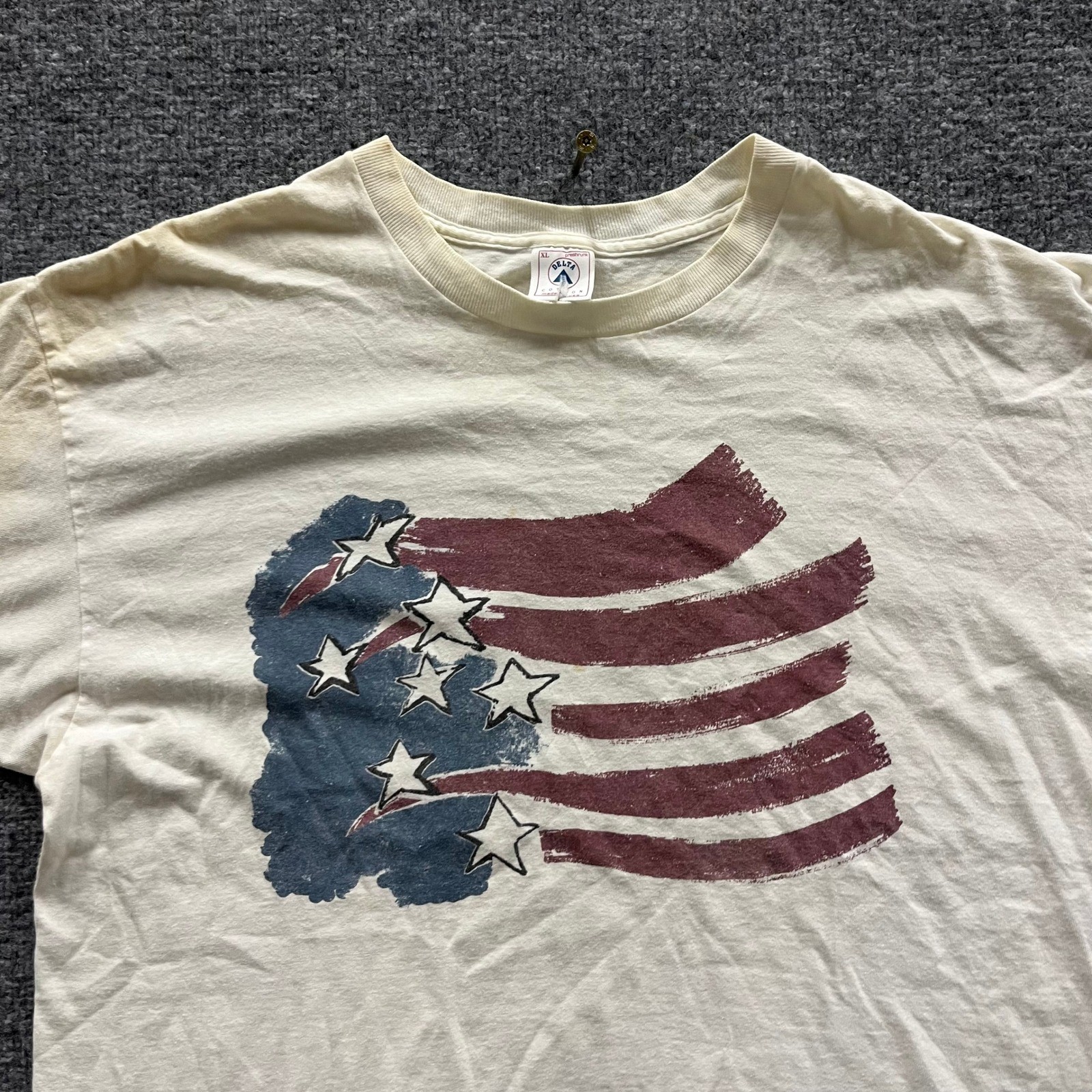 Delta T-Shirt Mens XL Off White American Flag Graphic Vintage USA Made Cotton