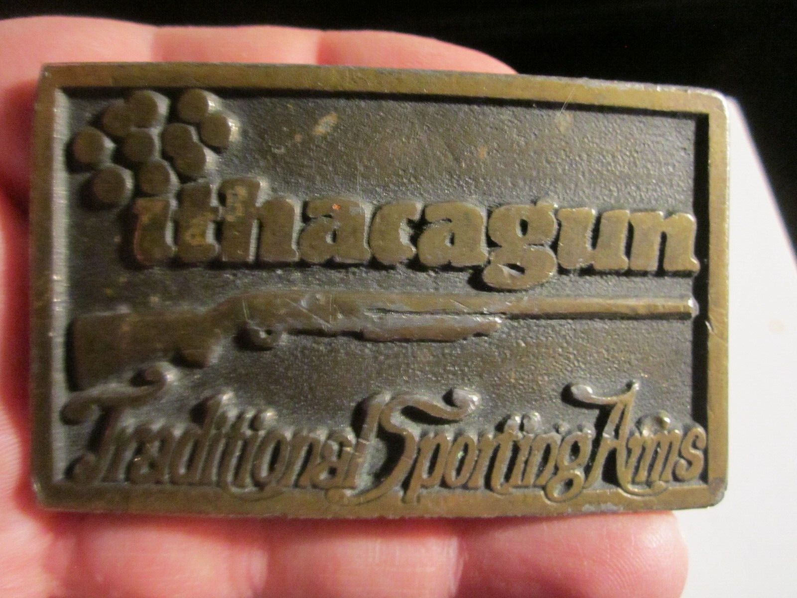 VINTAGE ITHACAGUN RIFLES COMPANY BELT BUCKLE SOLID BRASS 3 1/4″ X 2″ – GW-4