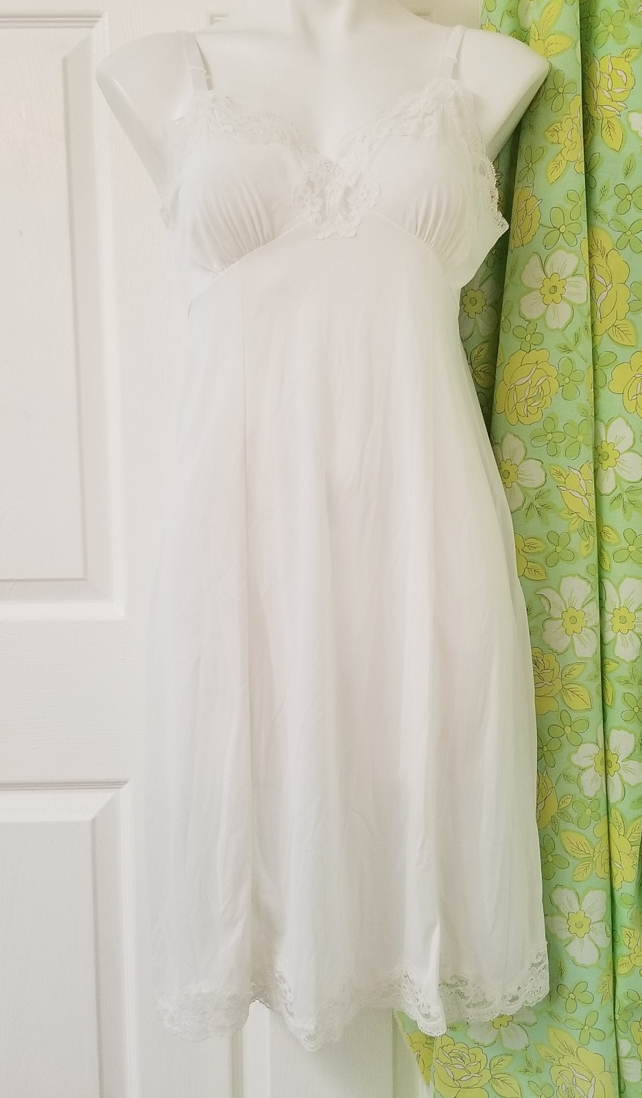 Vintage Snow White Slick Shadowline All Nylon Lace Full Slip 34/24″