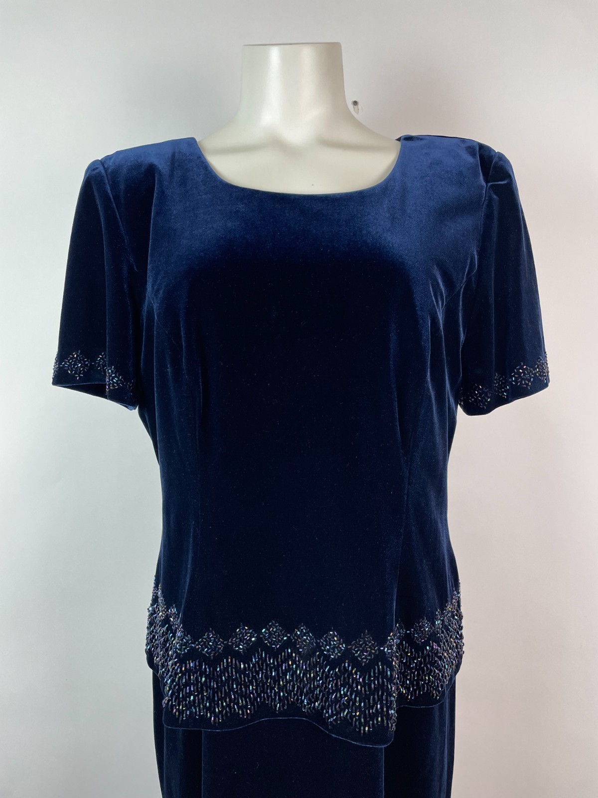 R&M Richards by Karen Kwon Navy Blue Velvet Beaded Formal Dress 12