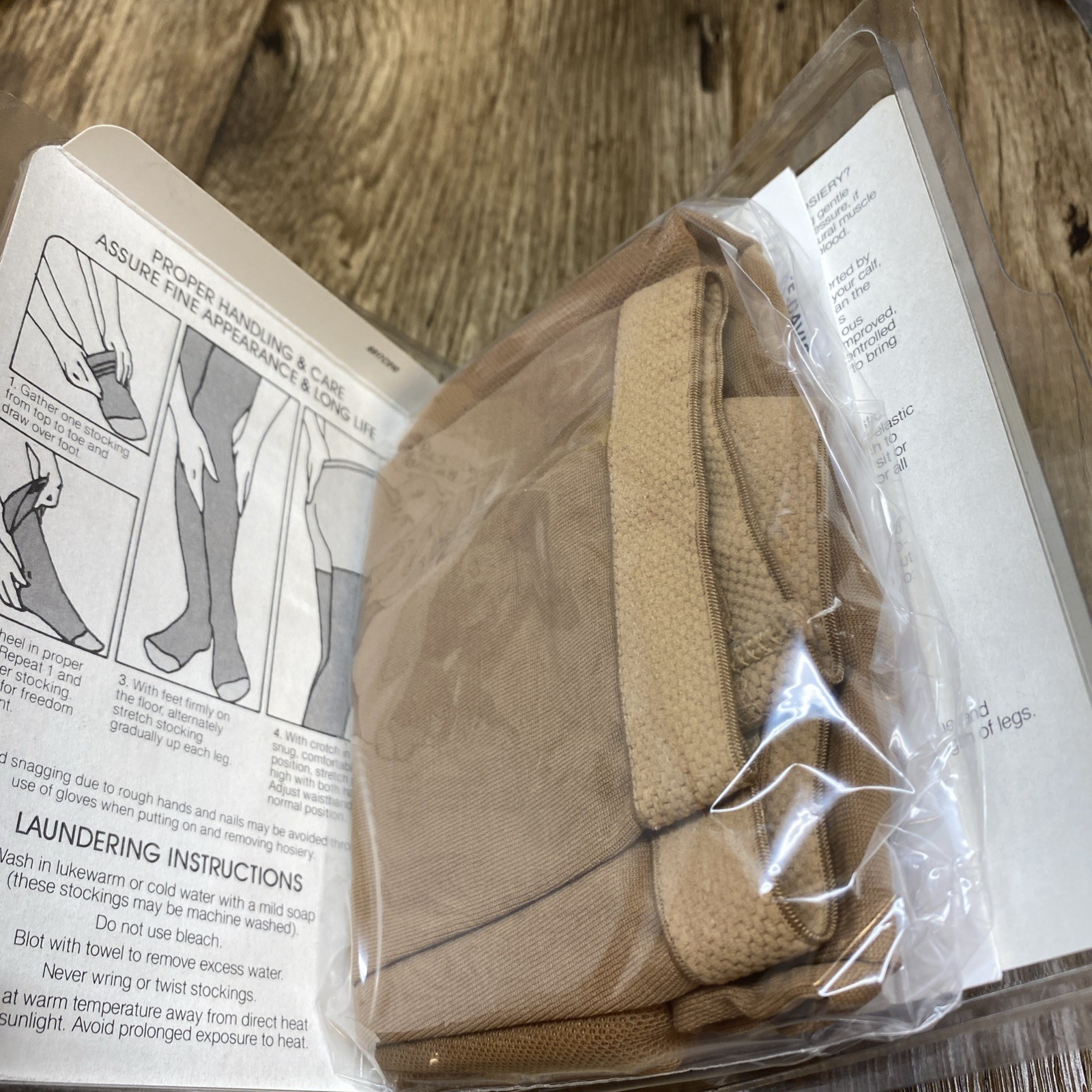 70s NOS PARKE-DAVIS MEDIUM BEIGE FASHION SHEER SUPPORT PANTY HOSE DRUG STORE
