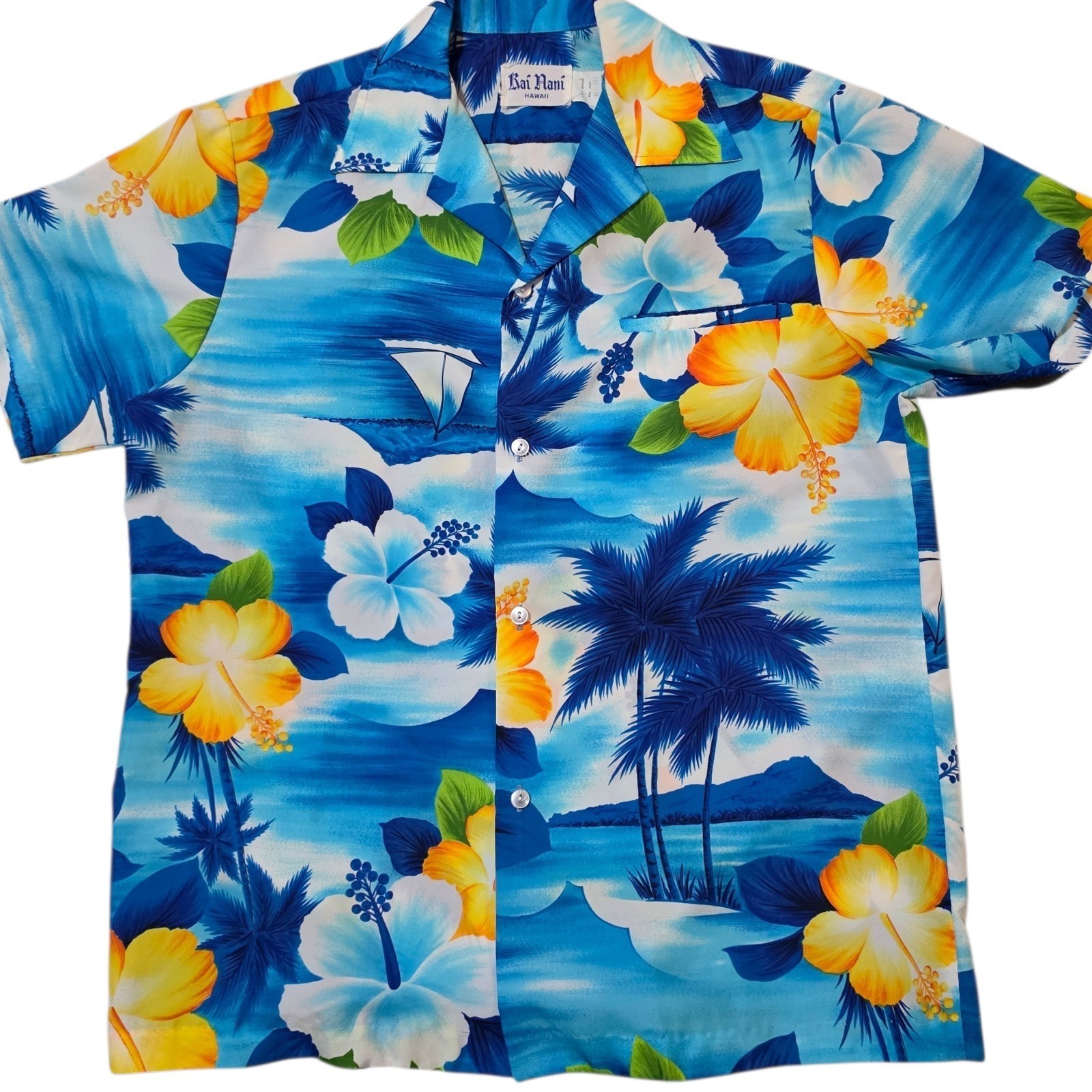 Vtg 1970s Hawaiian Shirt Medium Hibiscus Sailboat Palmtree Dagger Collar Aloha