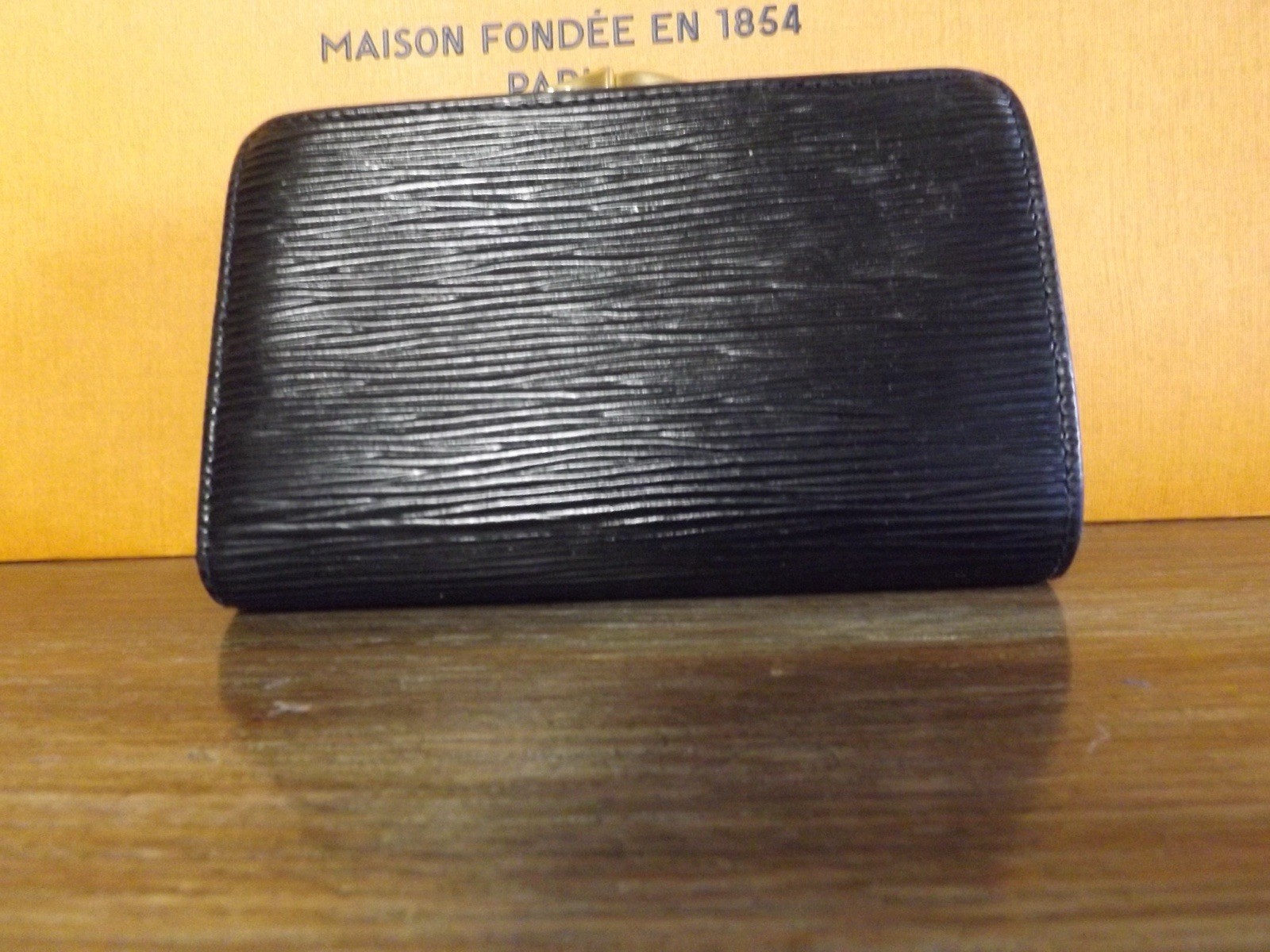 Louis Vuitton Black Epi Kiss Lock Wallet Vintage MI 0030 Card and Coin Wallet