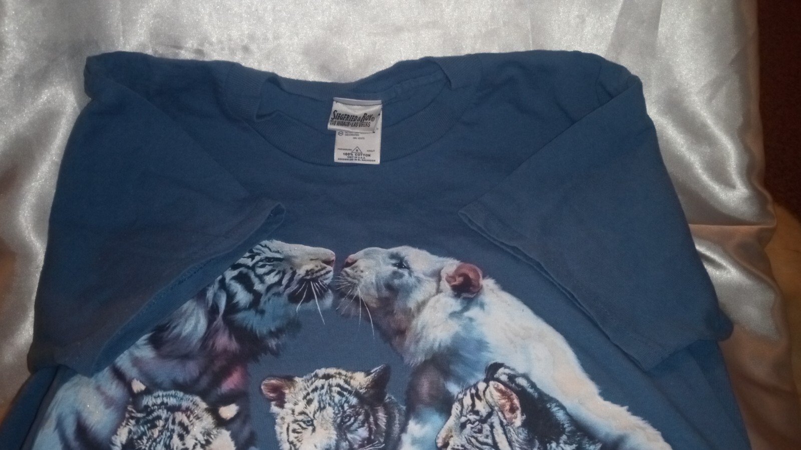 VINTAGE 1990s SIEGFRIED & ROY MIRAGE WHITE TIGERS TSHIRT ADULT SIZE SMALL BLUE