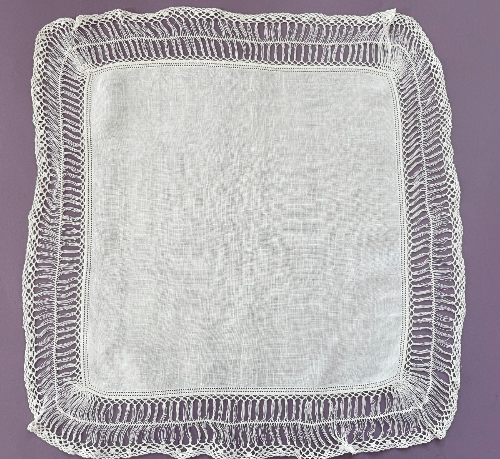 VINTAGE HANKY WHITE IRISH LINEN DEEP HAND CROCHET EDGING DOUBLE HEMSTITCHED 💖