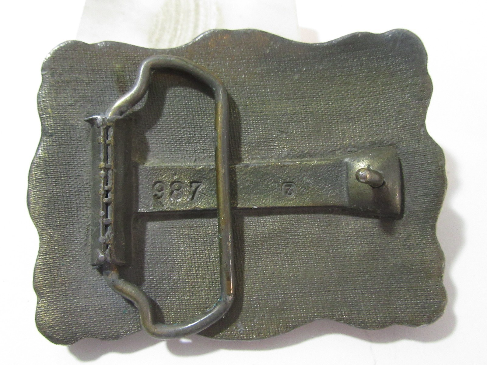 RUGGED HEAVY DARK BRASS MEN’S BELT BUCKLE SCENE HORSES UNDER TREE