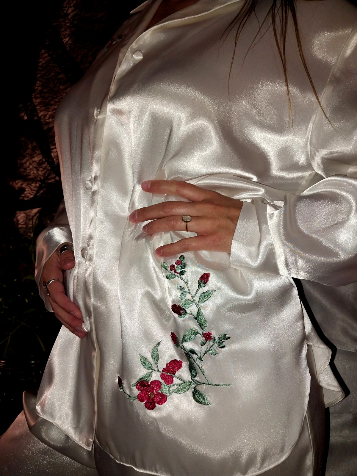 VTG SATIN SHINY ROSES EMBRD IMPORT LOUNGE PANTS BUTTON SLEEP SHIRT PJS SET 48″