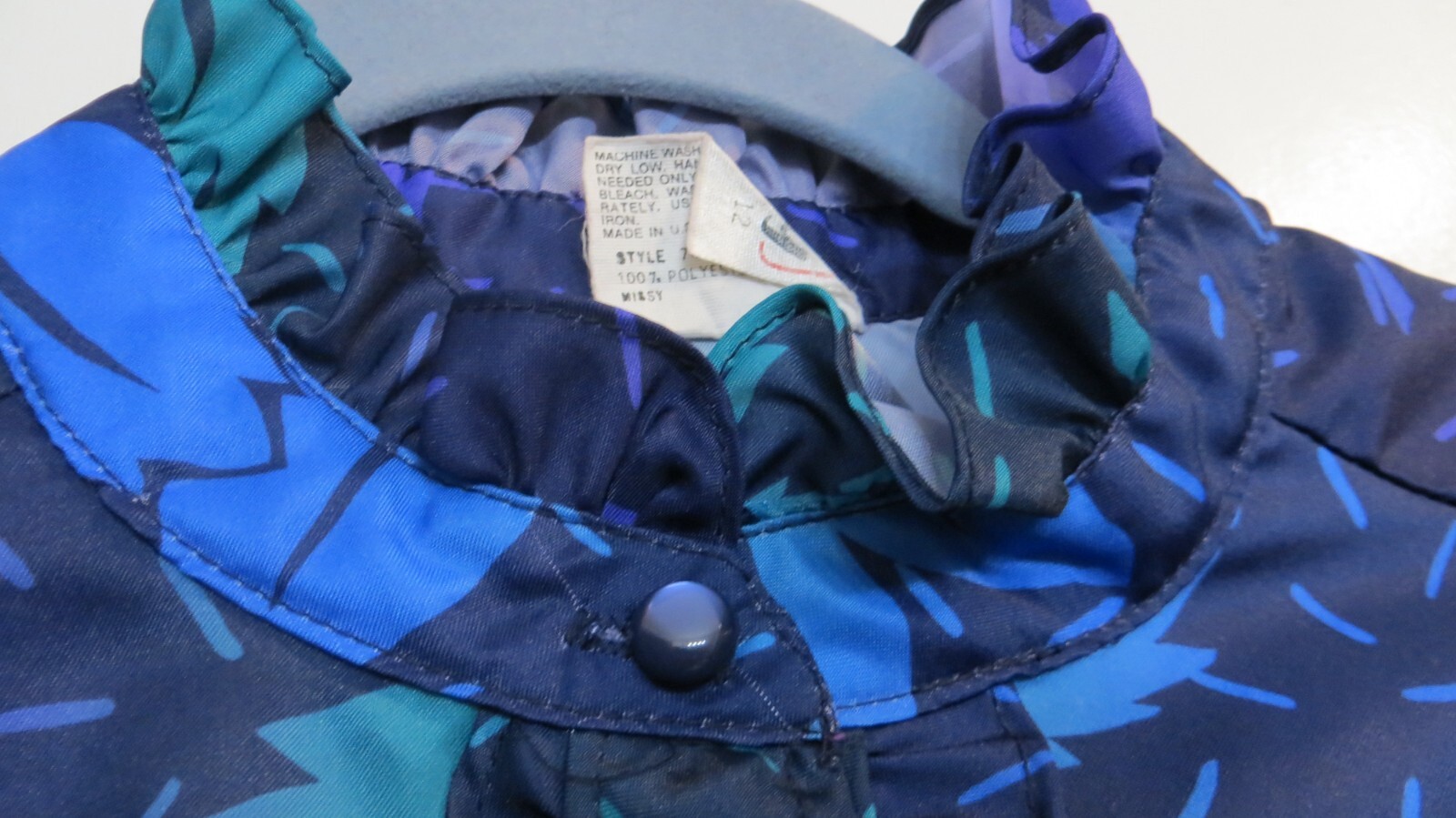 Vintage Shirley Button Up Shirt Blouse Womens Size 12 Ruffle Colorful Leaves Top