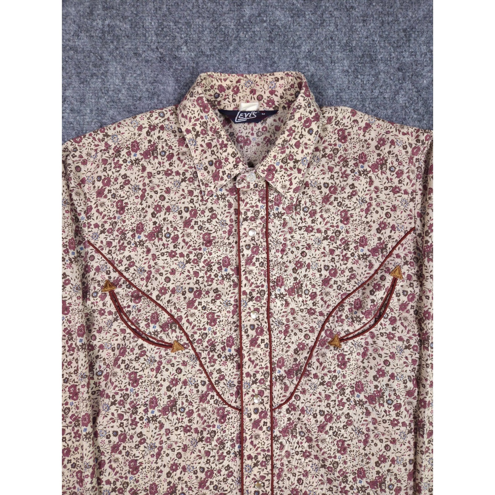 Vintage Levis Western Shirt Womens Size M Tan Burgundy Floral Pearl Snap Calico