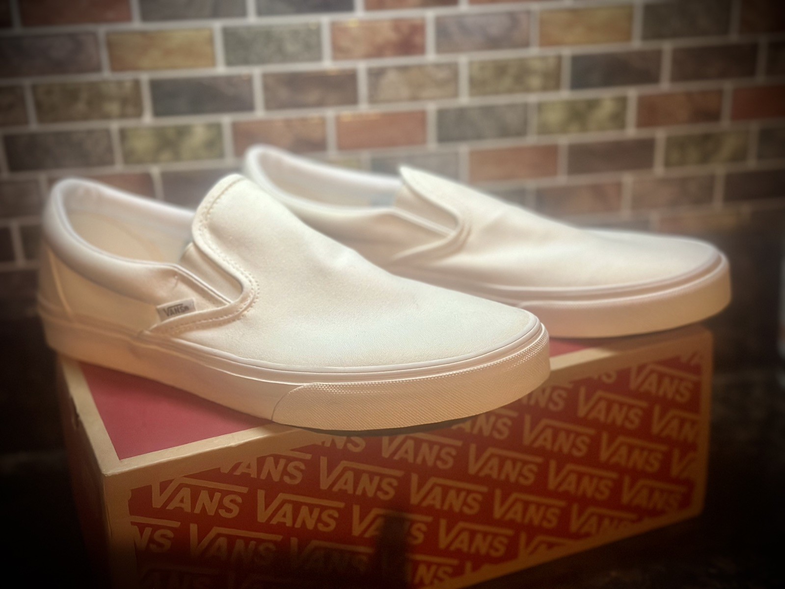 Vans Classic Slip On True White Men’s Sneakers Shoes Size 11.5 New in Box!