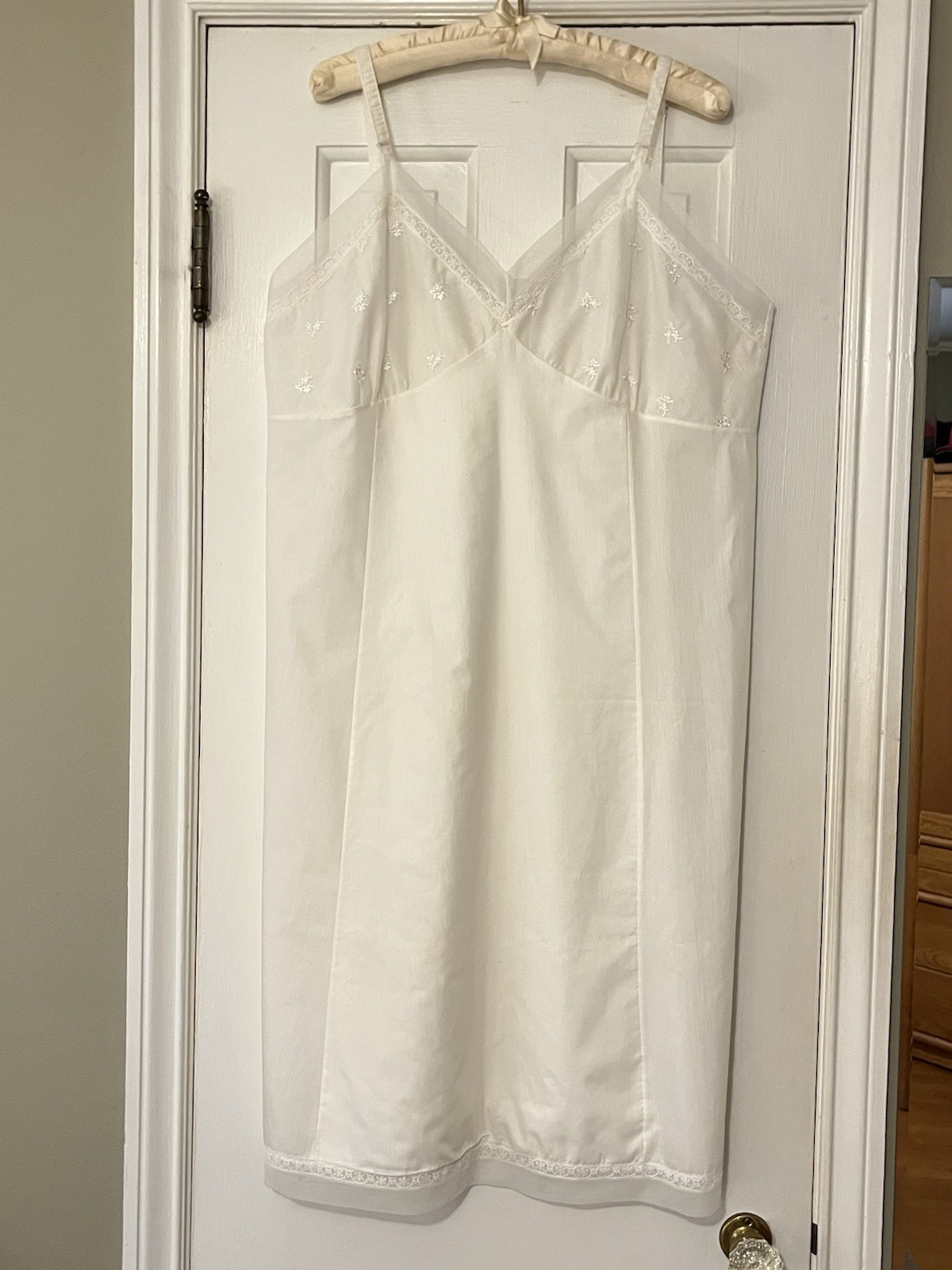 Vintage Phil-Maid Plus Size White Full Slip w/Chiffon and Embroidered Trim Sz 44