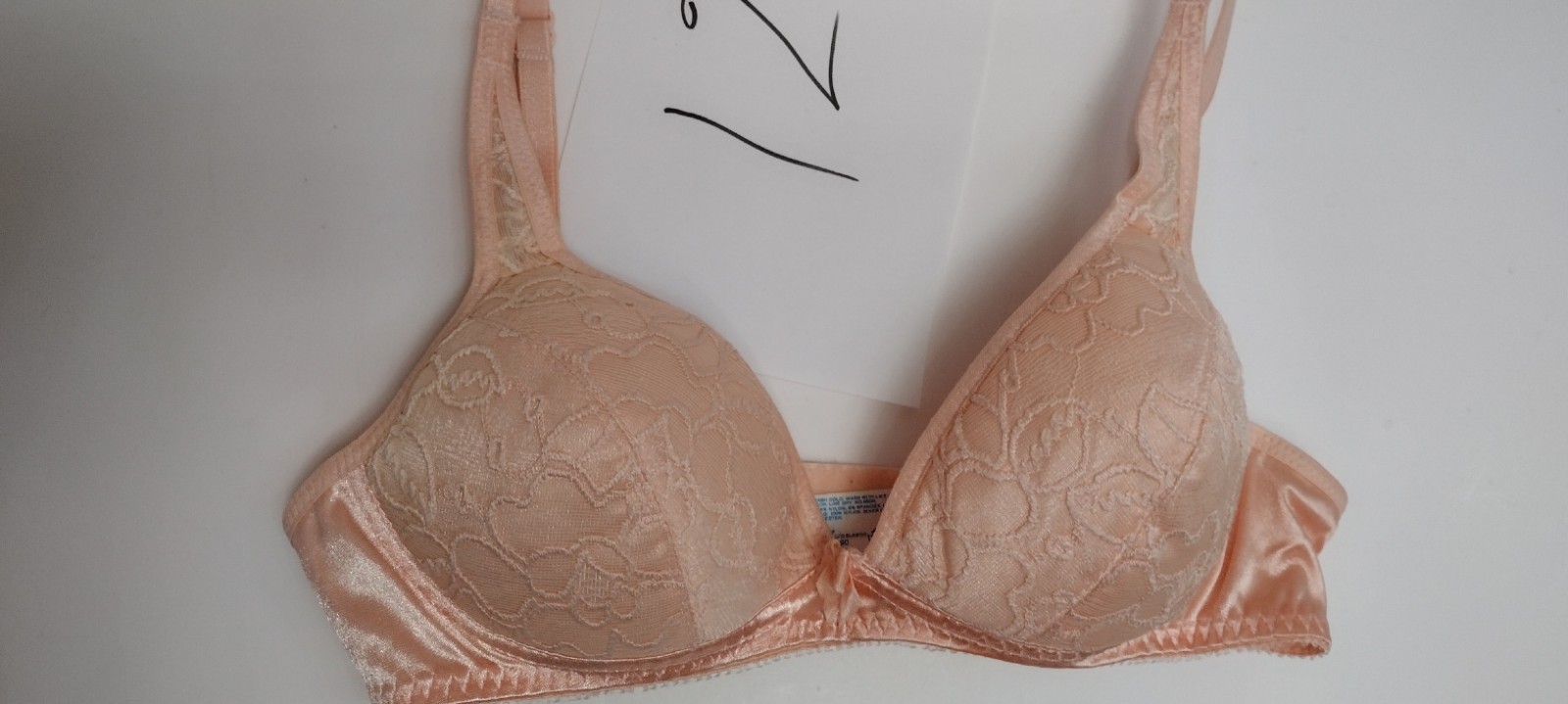 Vintage 80s OLGA Lace Textures Padded SECOND SKIN CANTALOUPE BRA 32880