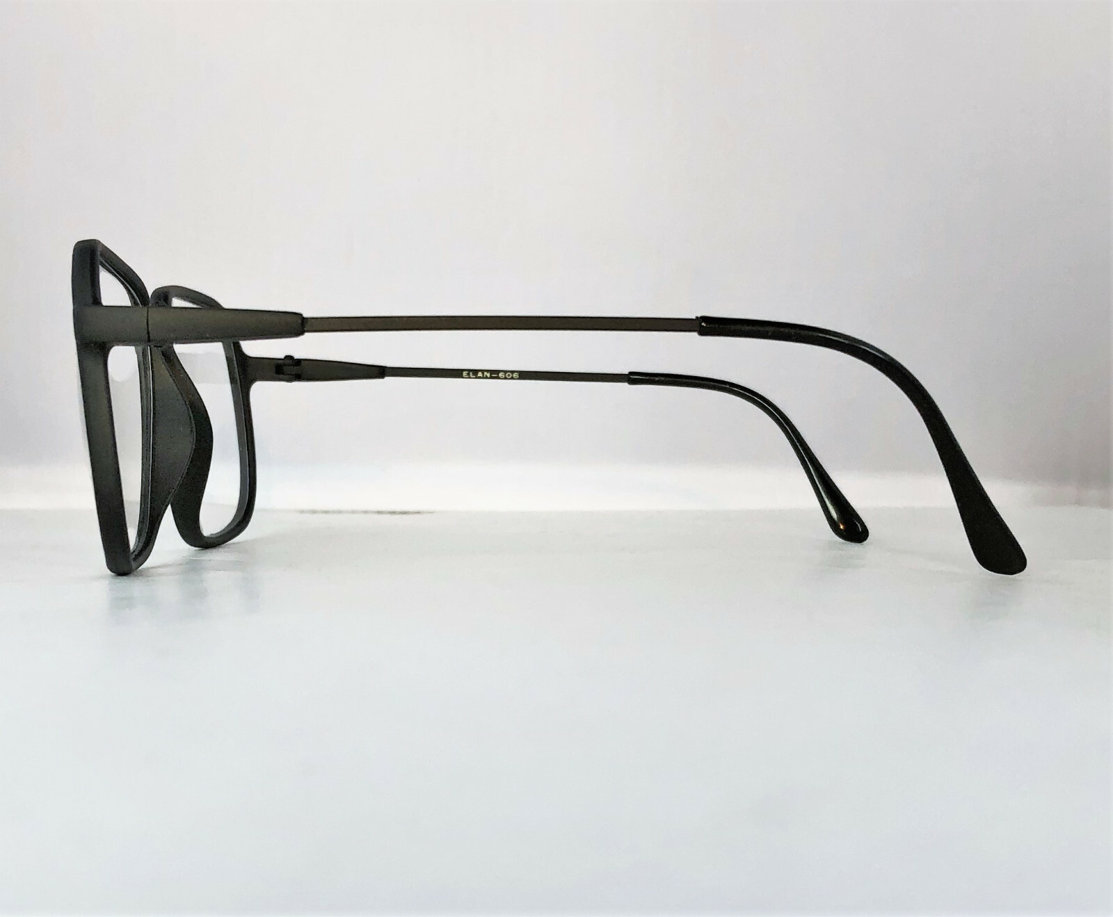 TRUE VINTAGE BELLE QUALITE ELAN SEMI MATTE BLACK EYEGLASS / SUN FRAMES NOS KOREA