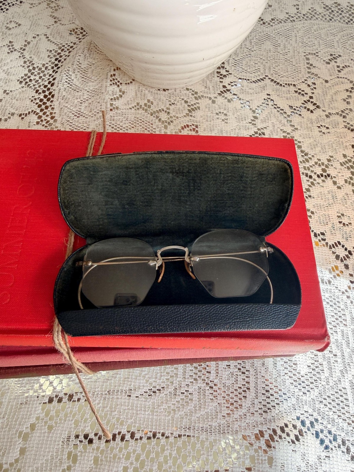 Vintage Bausch & Lomb Rimless Eyeglasses 1/10 12K Gold Filled Cable Temple Glass
