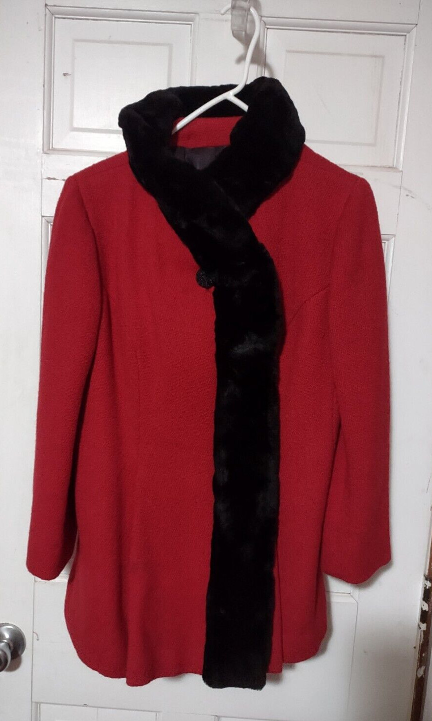 RARE VINTAGE DAN MILLSTEIN RED WOOL AND SHEARED BEAVER LONG JACKET – S/M