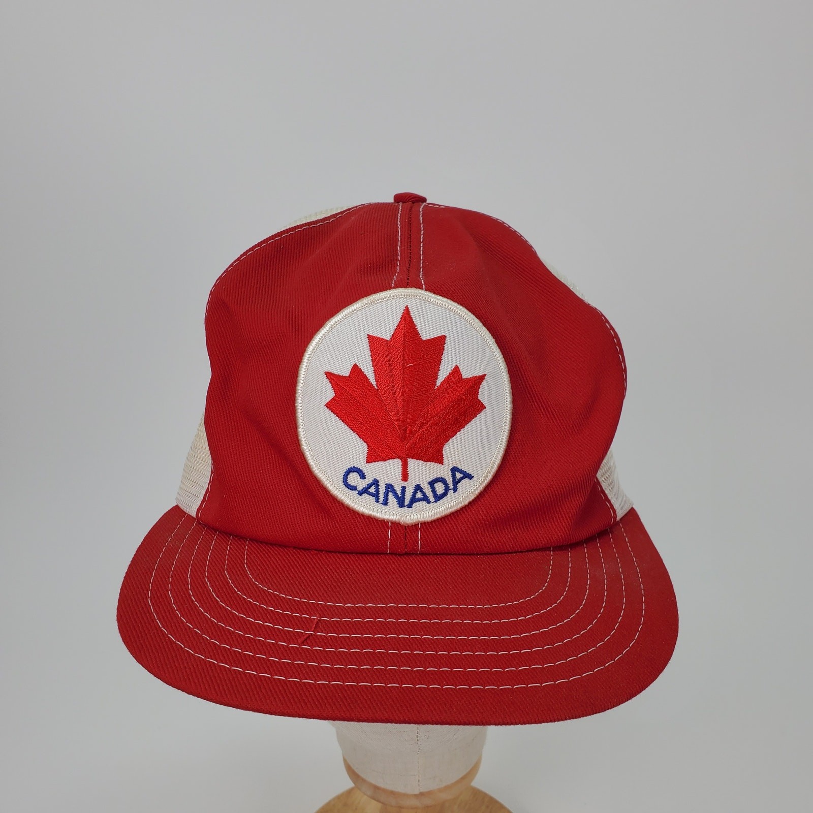 Vintage Victory Caps Canada Maple Leaf Trucker Hat Red White Snapback Mesh Cap