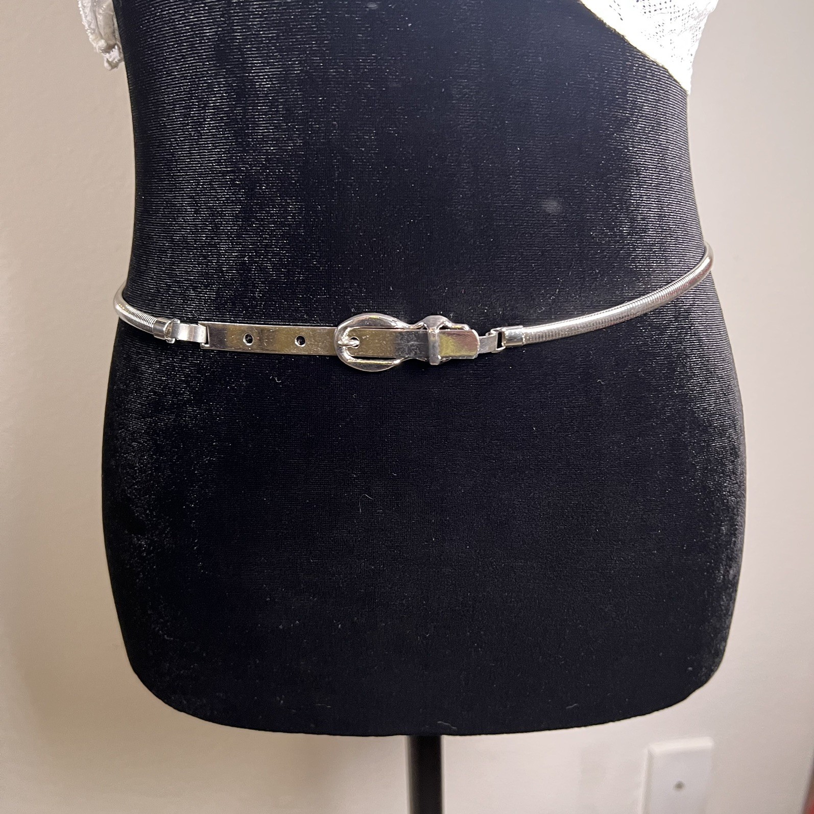 Vintage Silver Stretch Belt WM 28″- 32″ Oval Buckle Closure Adjustable