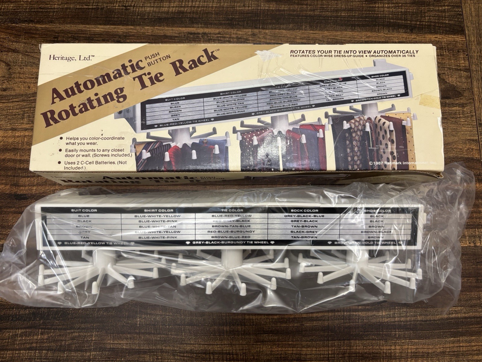 Vintage 1987 Heritage, Ltd. Automatic Push Button Rotating Tie Rack NEW
