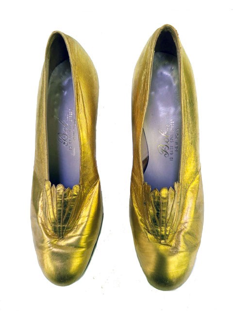 Bob Inc. NY Rare Vintage 1920s Shiny Gold Leather Art Deco Style Heels Pumps SM