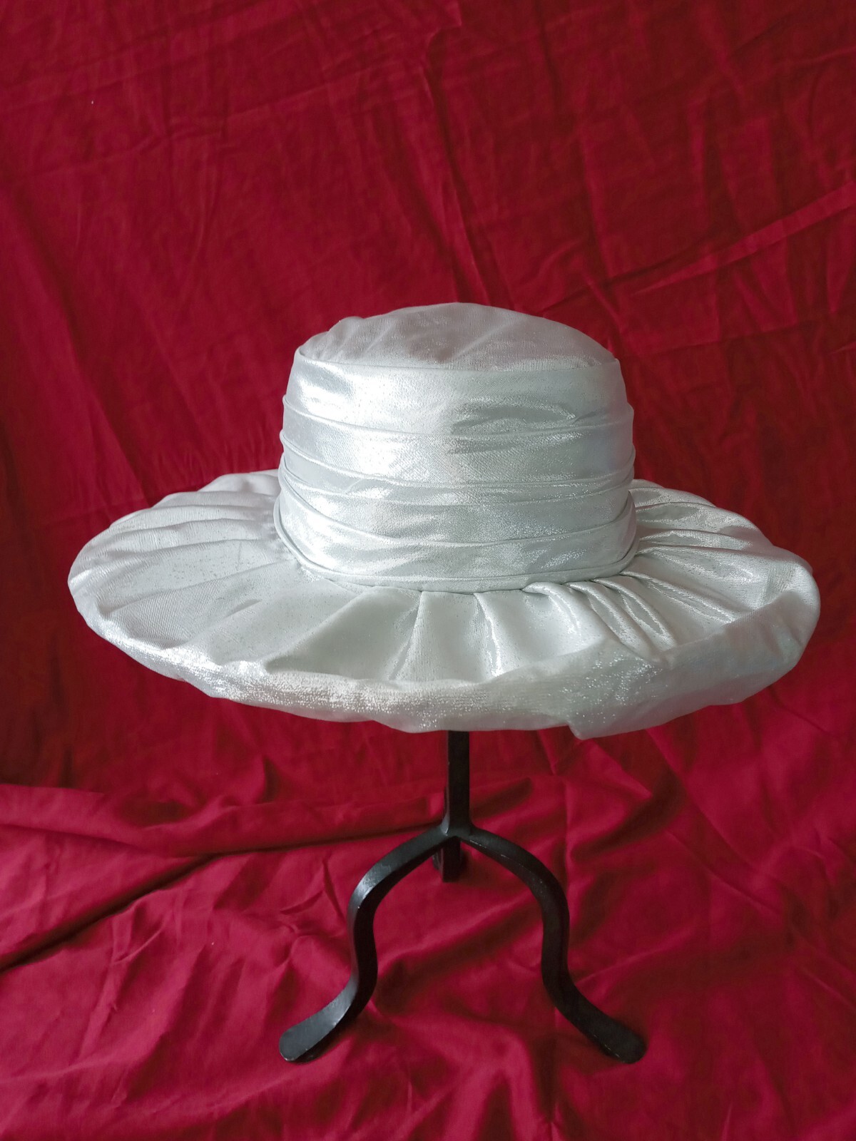 vtg Silver Lame Pleated w/Bow Boater Hat 6 3/4″ x 7 1/2″ Brim 13″